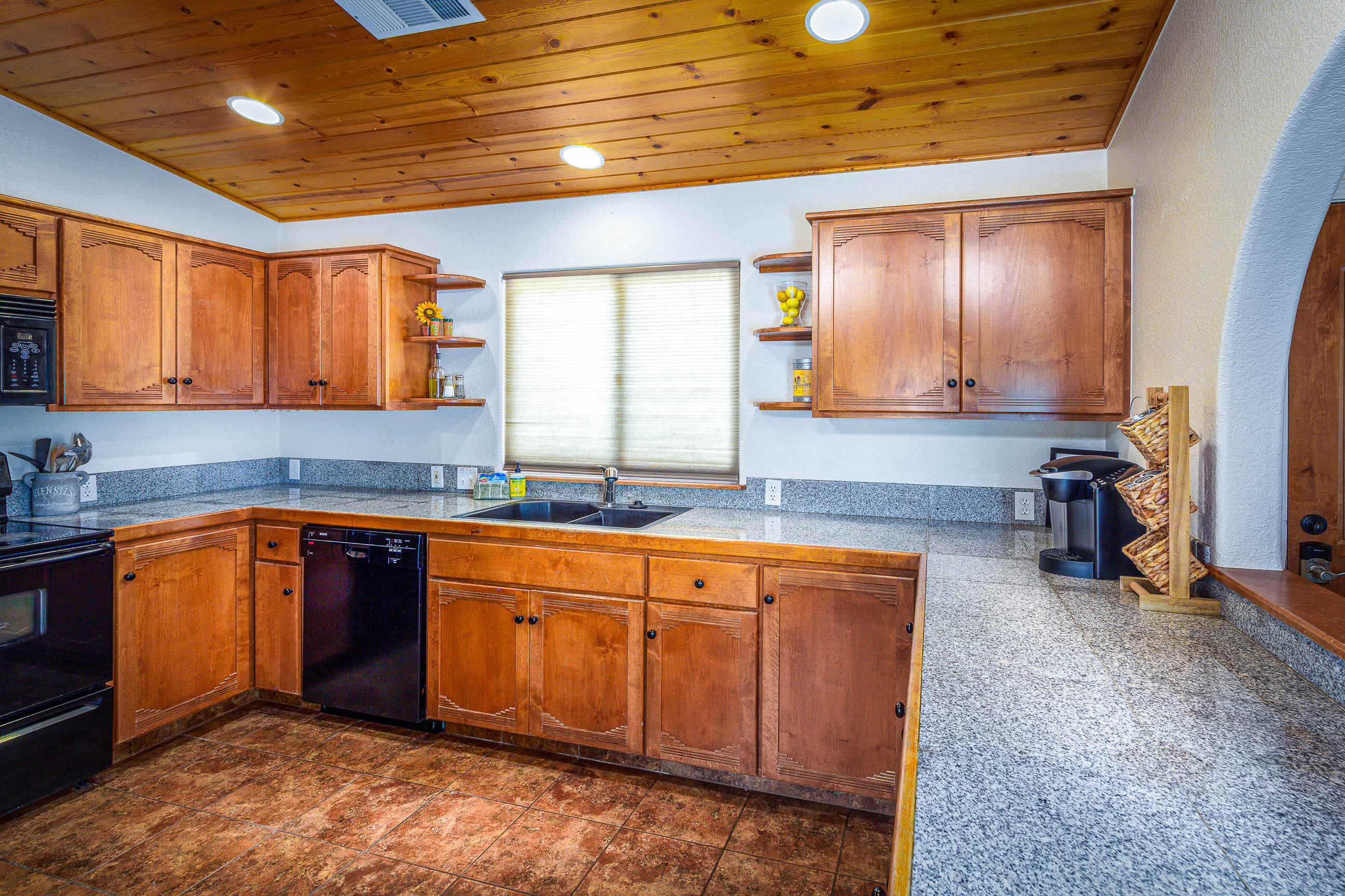 29673 Rock Creek Dr, Three Rivers, CA 93271