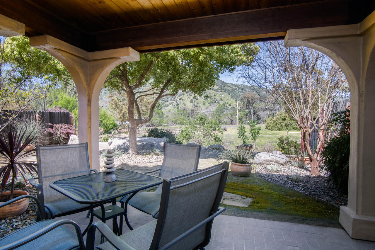 29673 Rock Creek Dr, Three Rivers, CA 93271