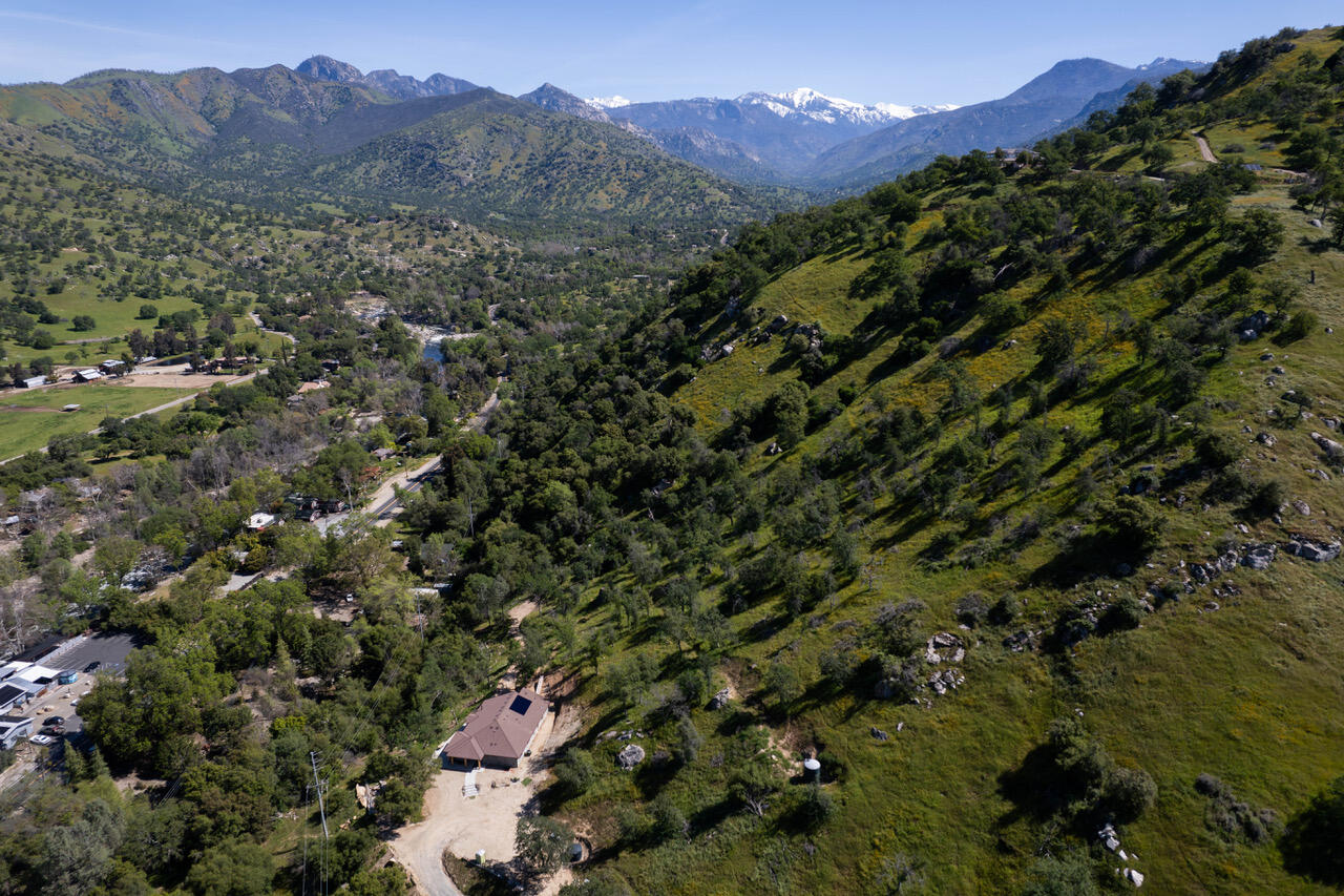 29673 Rock Creek Dr, Three Rivers, CA 93271