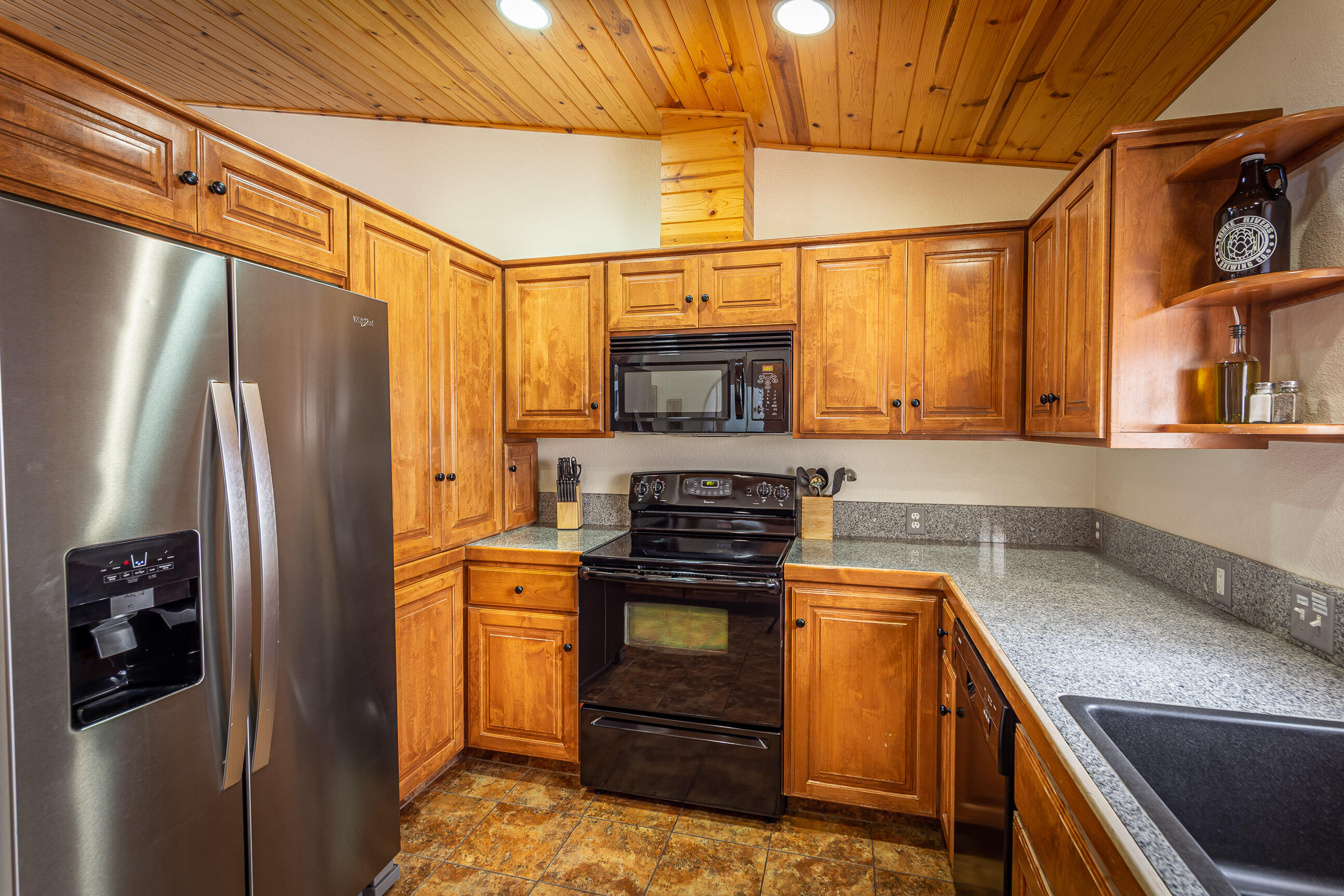 29673 Rock Creek Dr, Three Rivers, CA 93271