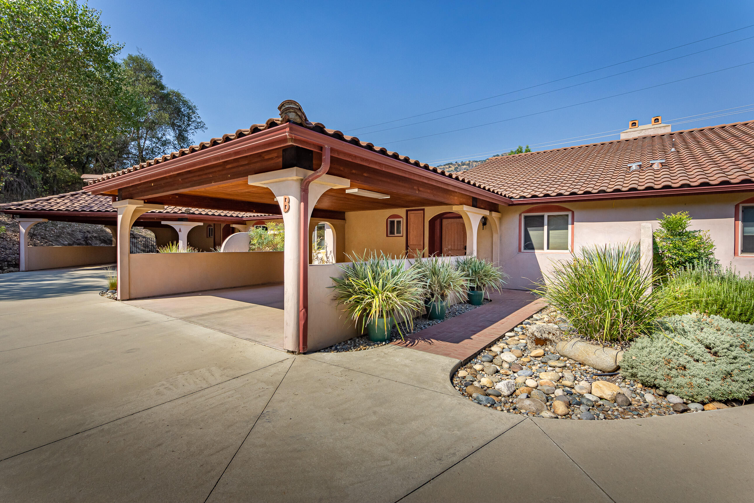 29673 Rock Creek Dr, Three Rivers, CA 93271