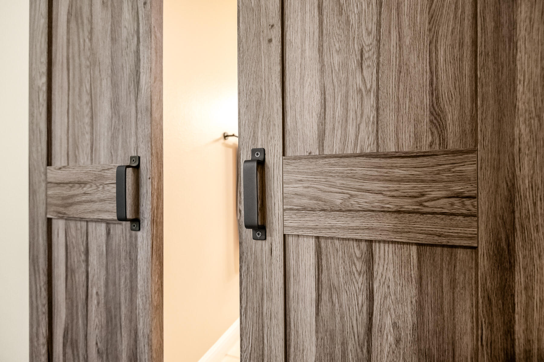 1811 E Country Ct, Visalia, CA 93292