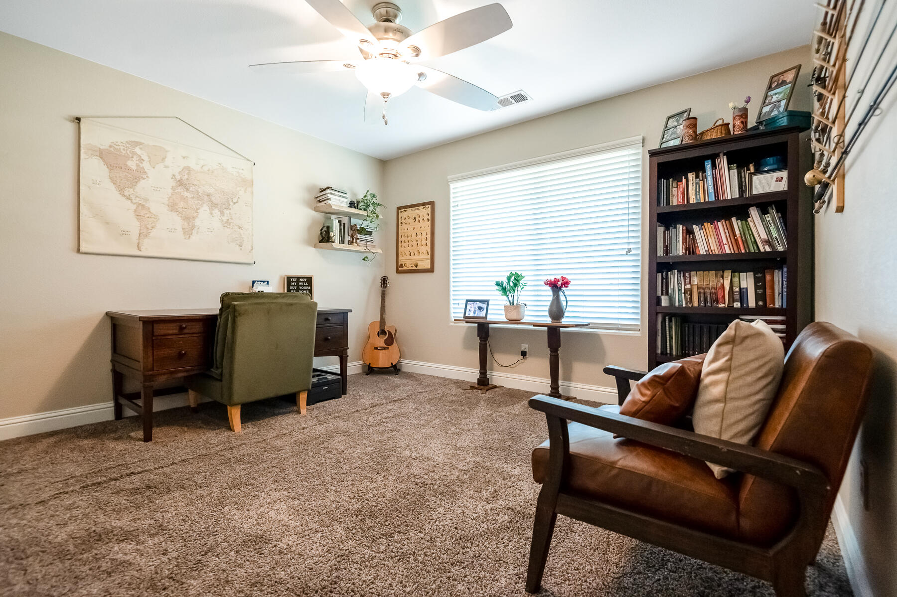 1811 E Country Ct, Visalia, CA 93292