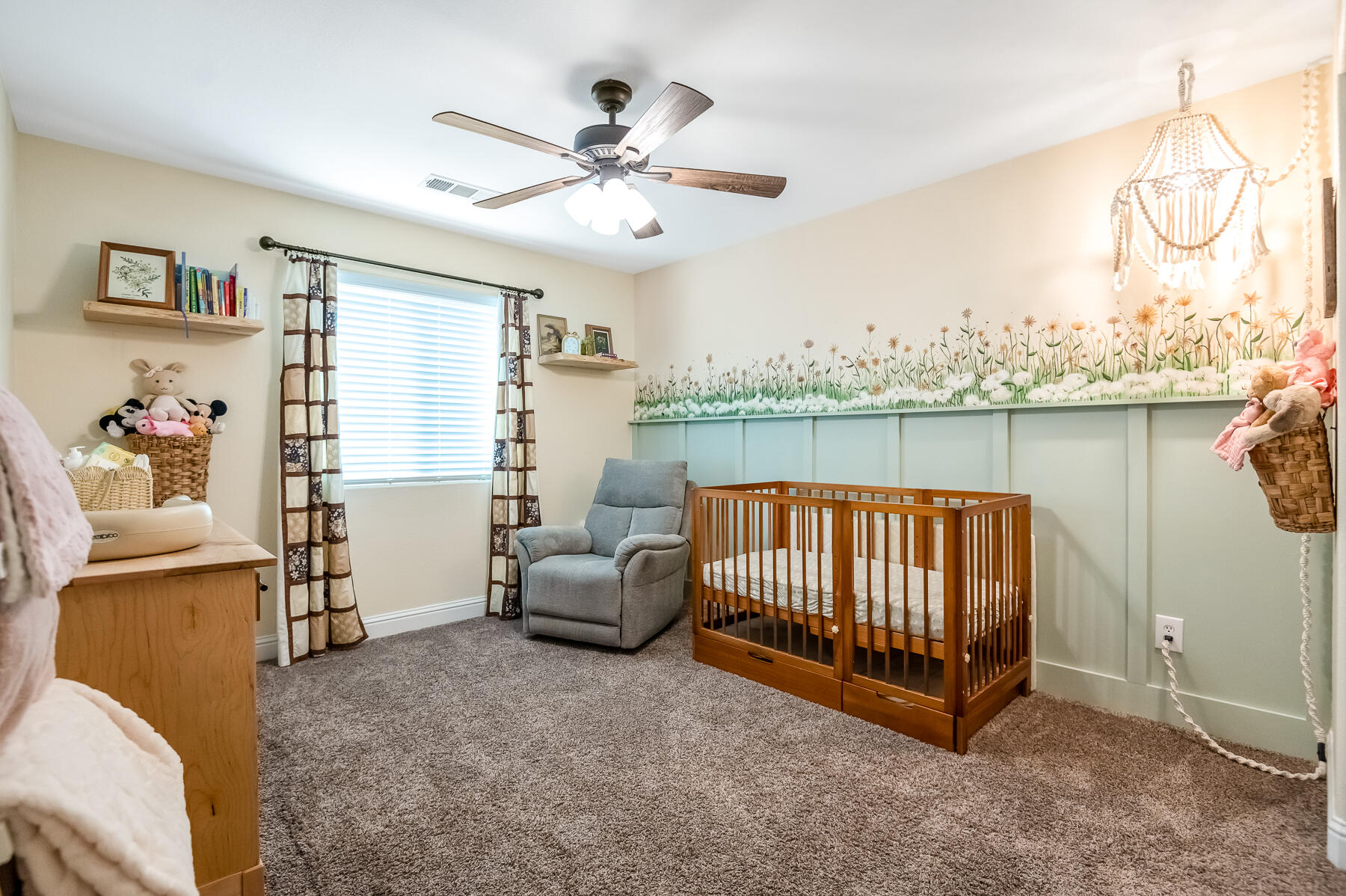 1811 E Country Ct, Visalia, CA 93292