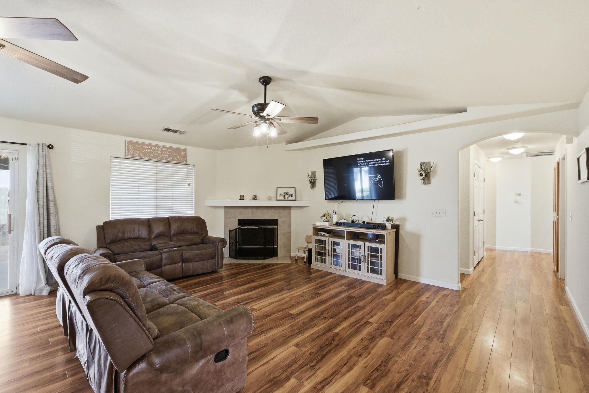 505 Westgate Pl, Lemoore, CA 93245