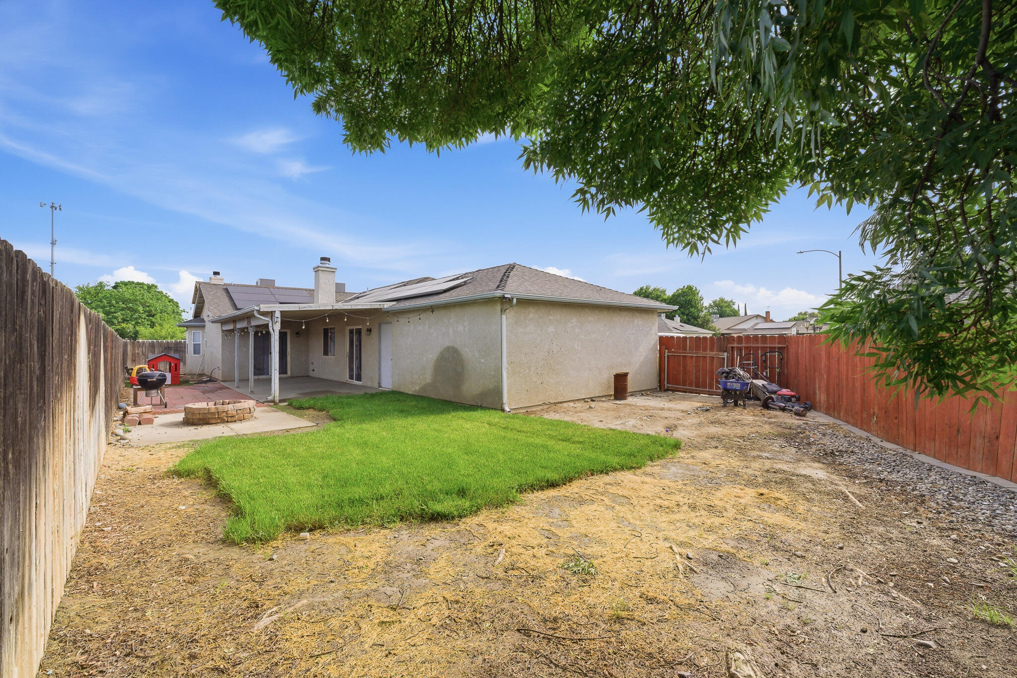 505 Westgate Pl, Lemoore, CA 93245