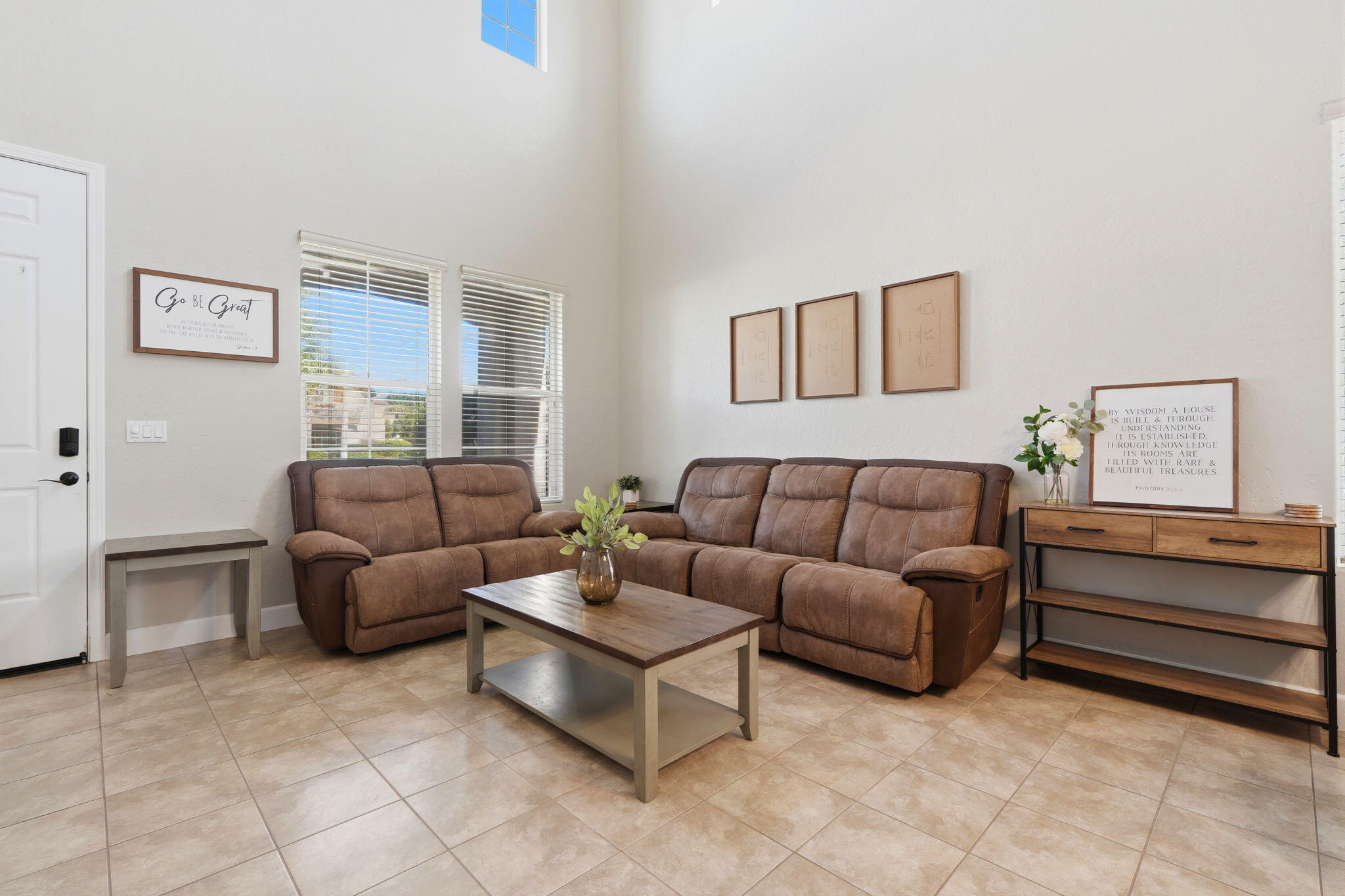 295 Johnson Ct, Tulare, CA 93274