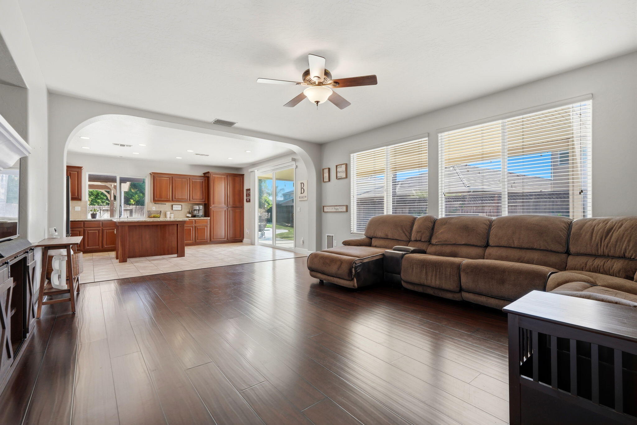 295 Johnson Ct, Tulare, CA 93274