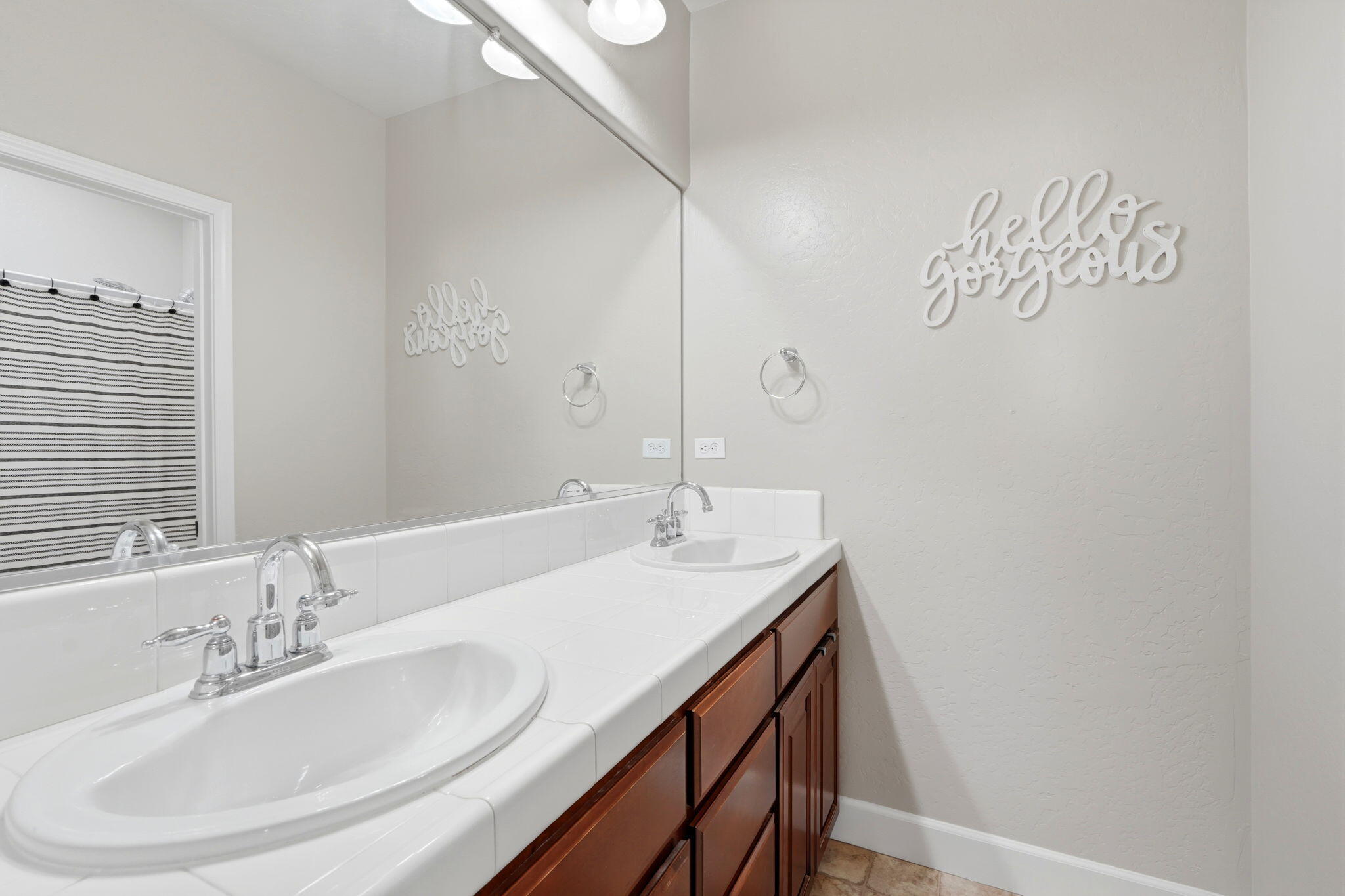 295 Johnson Ct, Tulare, CA 93274