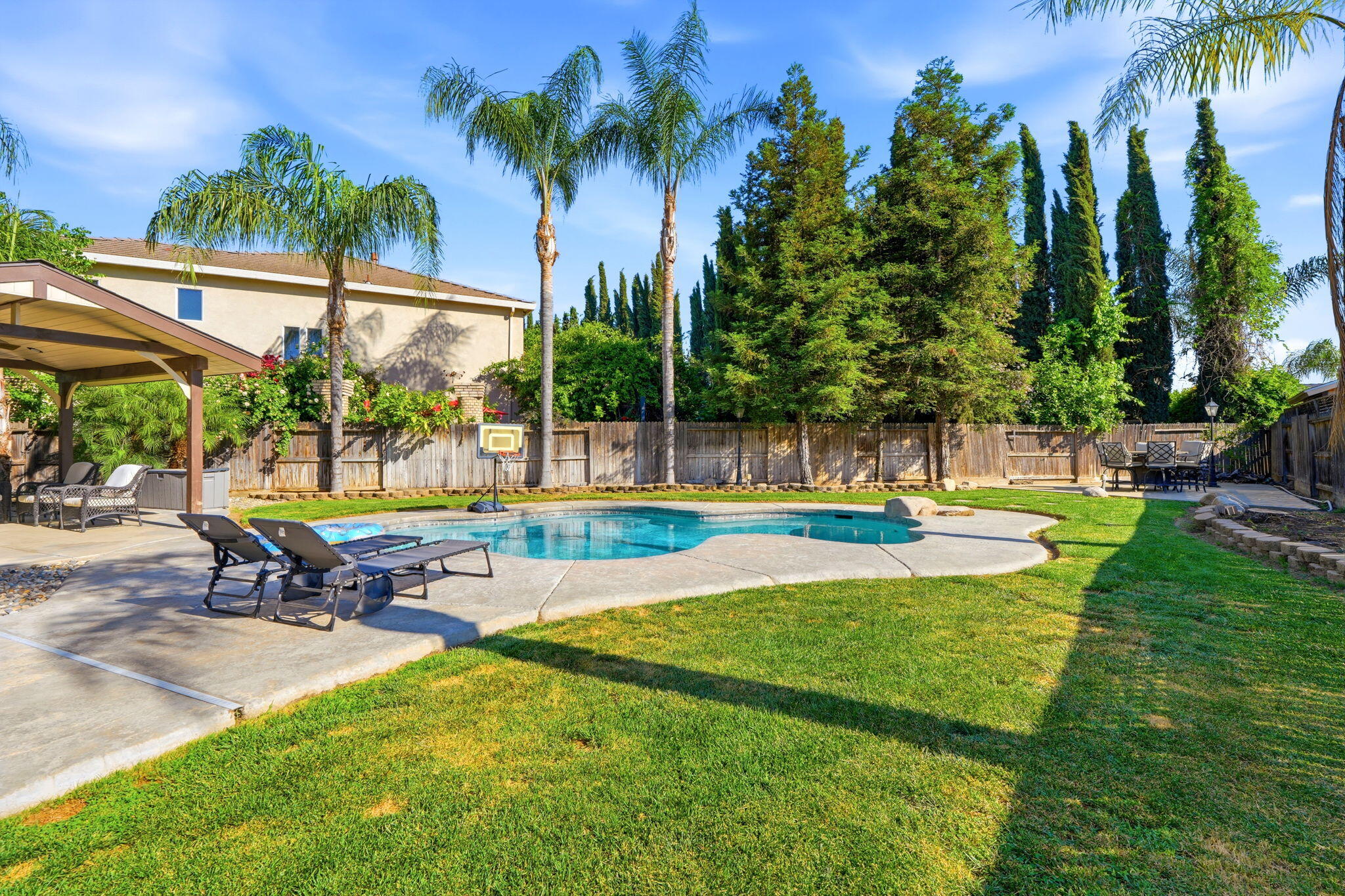 295 Johnson Ct, Tulare, CA 93274