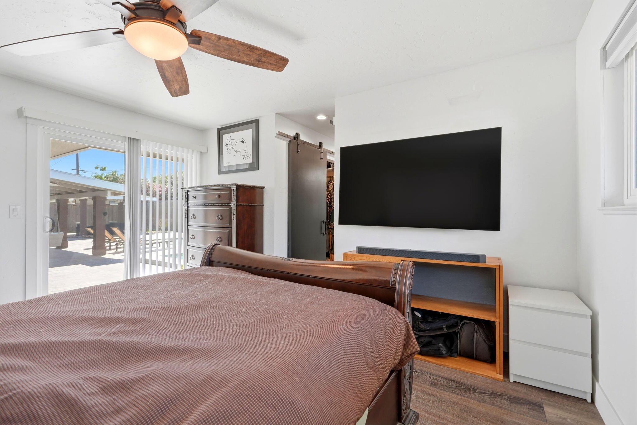 365 E Sycamore Dr, Hanford, CA 93230