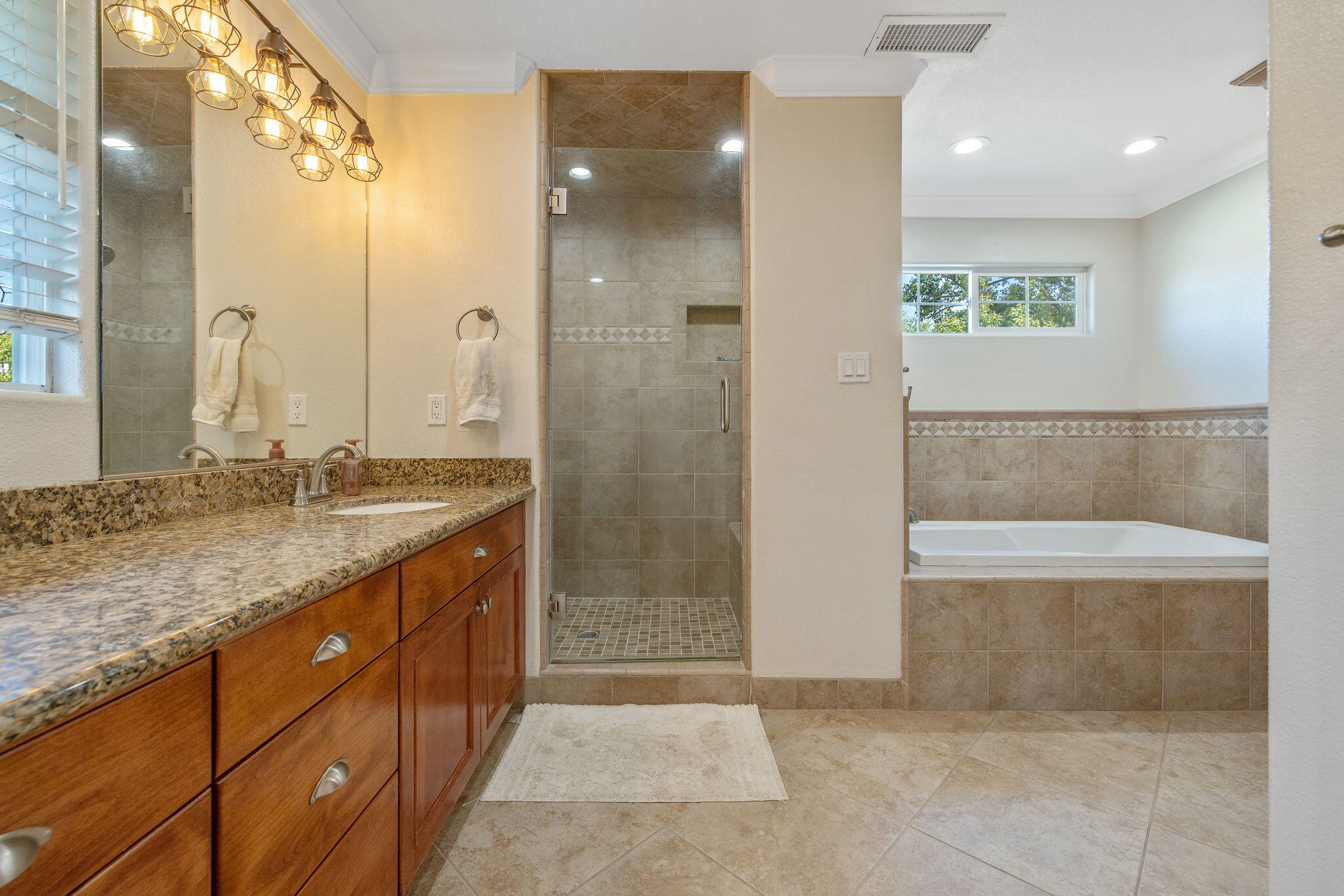 27906 Morgans Dr, Exeter, CA 93221