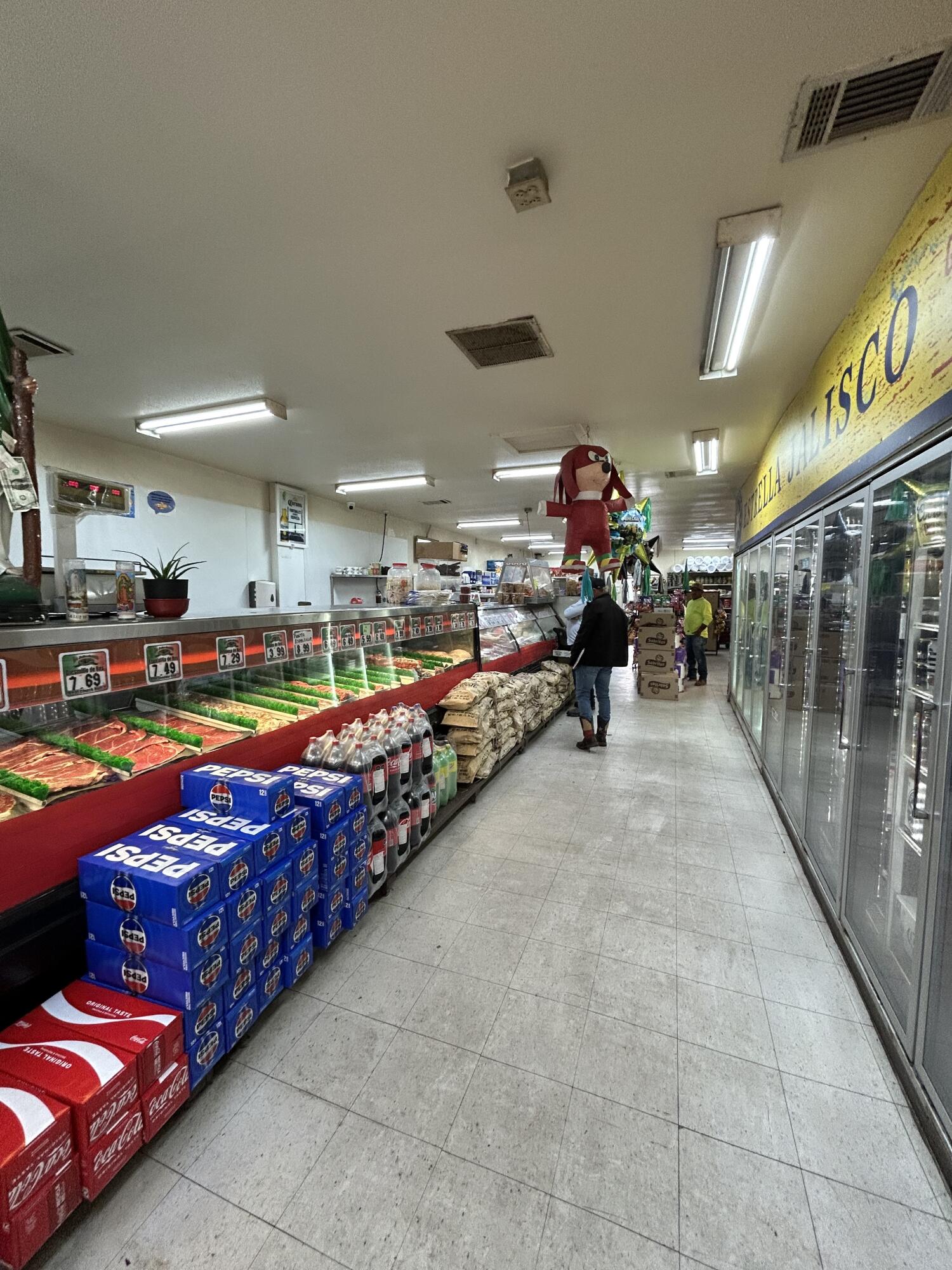 772 S Main St, Pixley, CA 93256