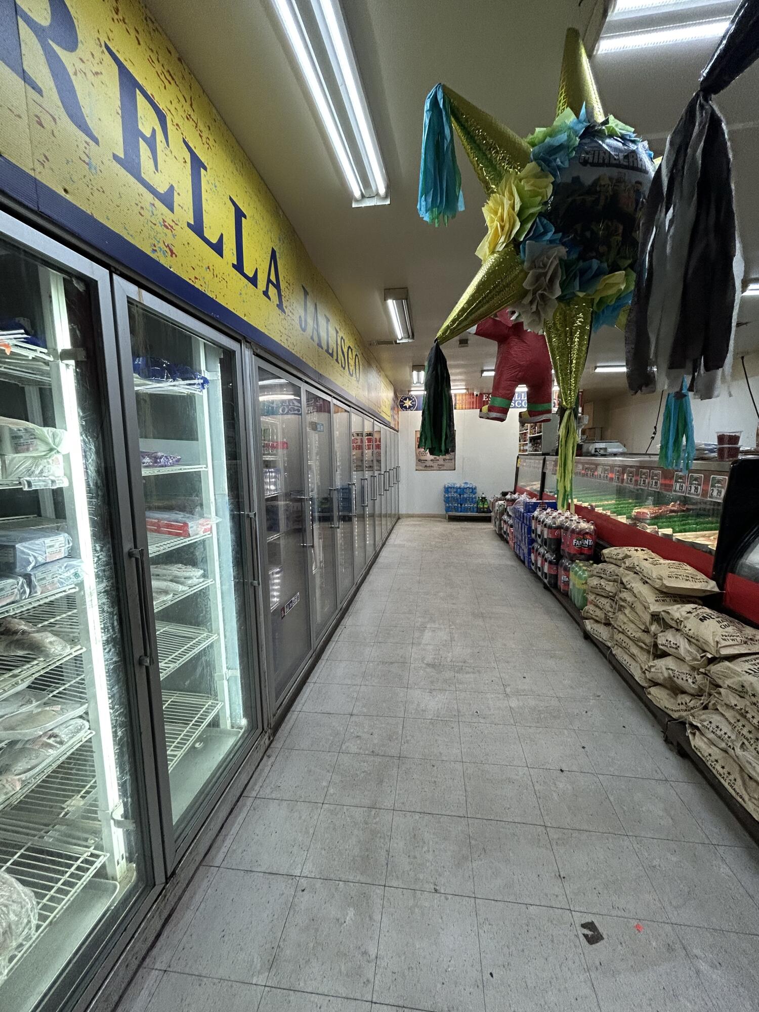 772 S Main St, Pixley, CA 93256