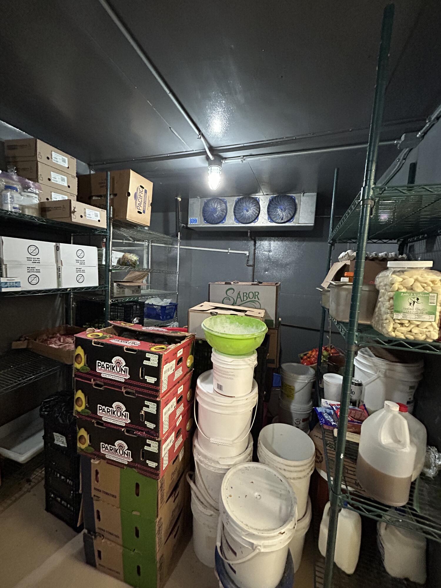 772 S Main St, Pixley, CA 93256