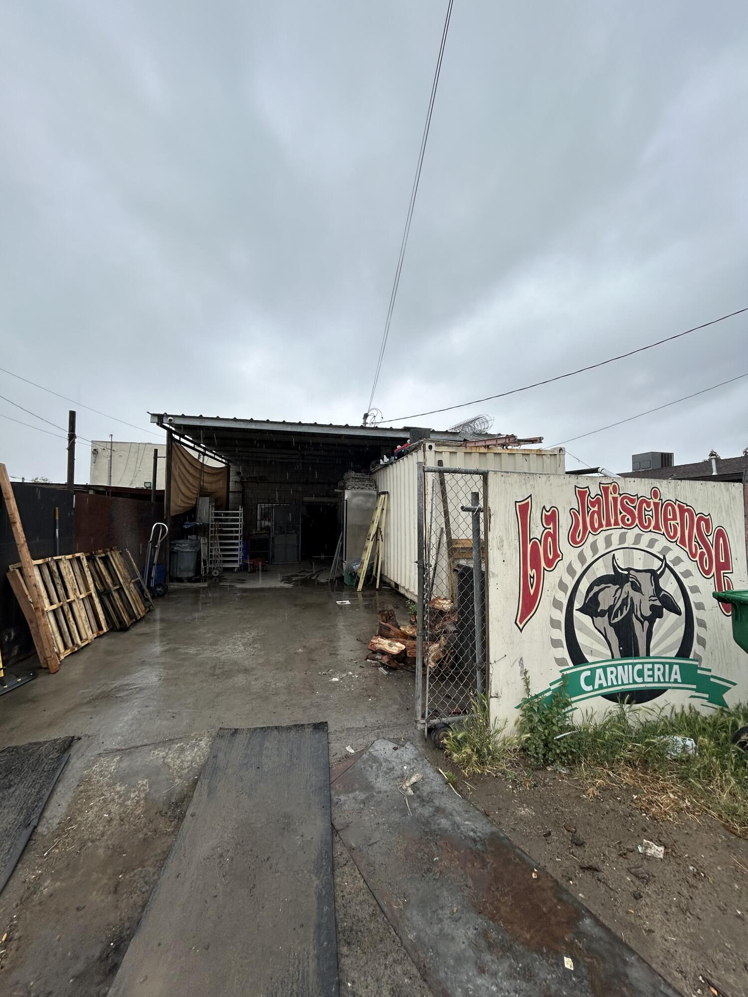 772 S Main St, Pixley, CA 93256