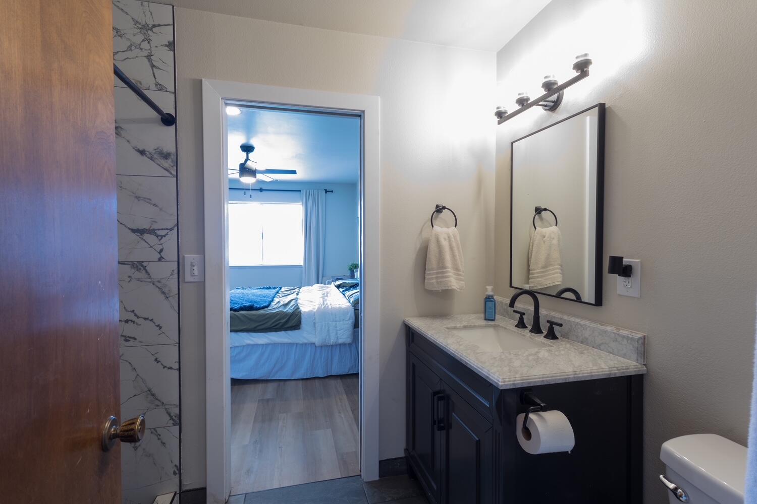 1431 E Boyer Dr, Tulare, CA 93274