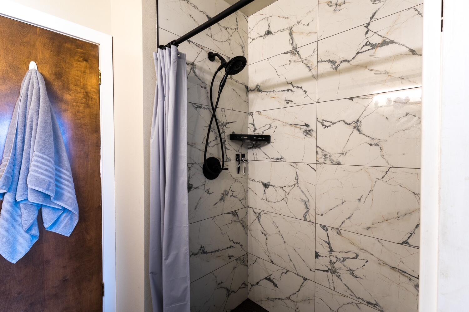 1431 E Boyer Dr, Tulare, CA 93274