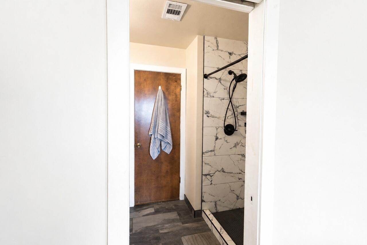 1431 E Boyer Dr, Tulare, CA 93274