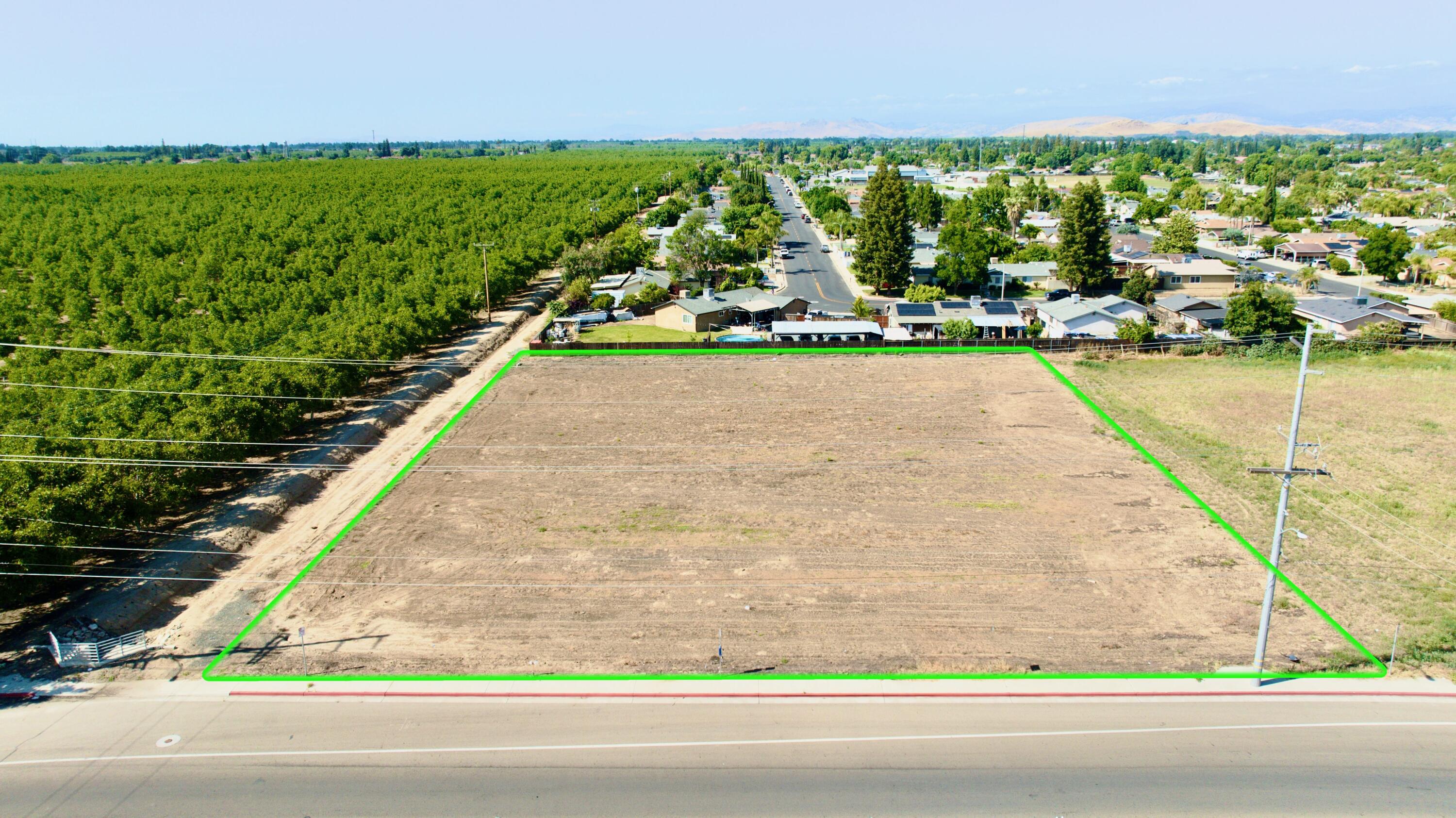 0 W Visalia Rd, Farmersville, CA 93223