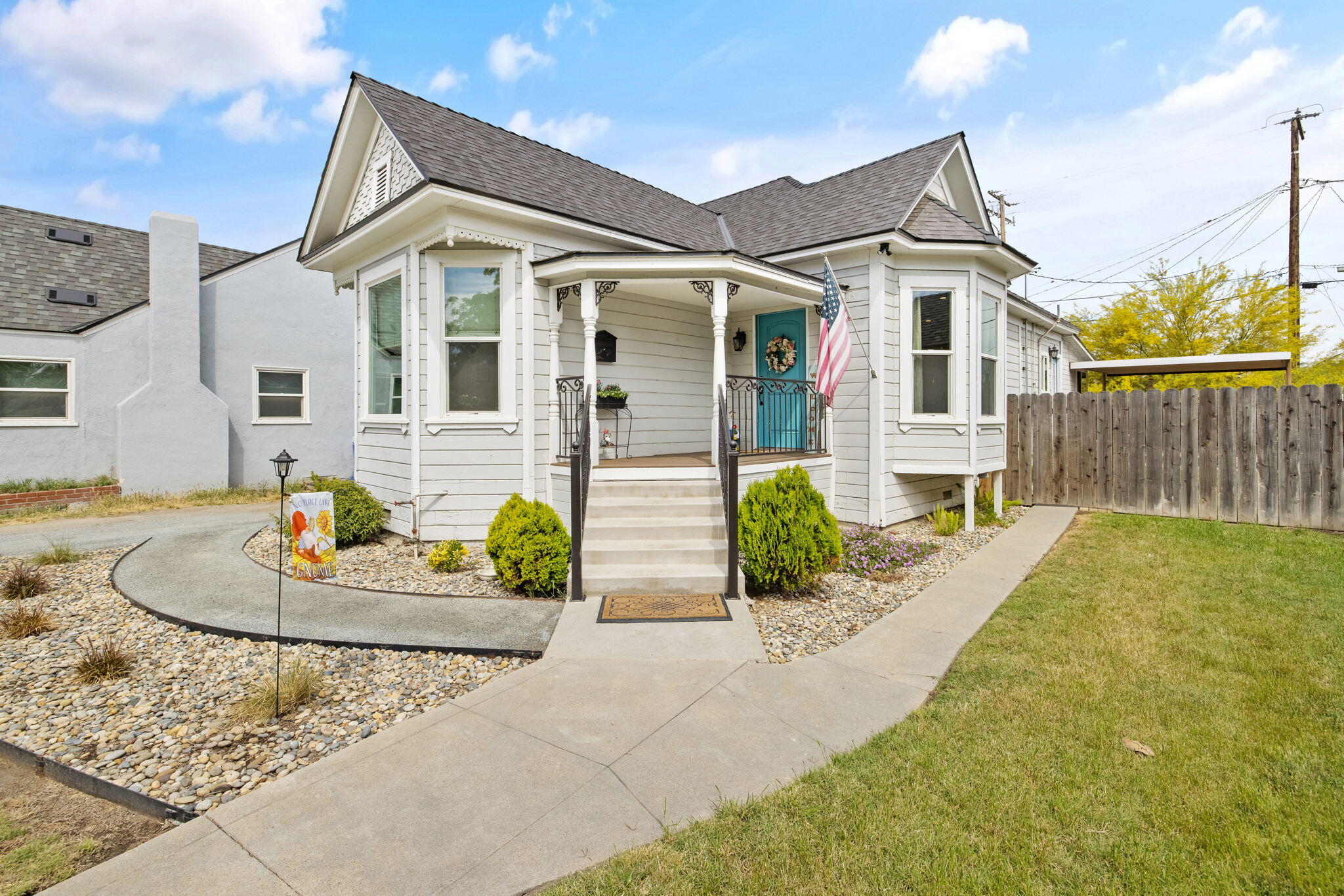 124 W Florinda St, Hanford, CA 93230