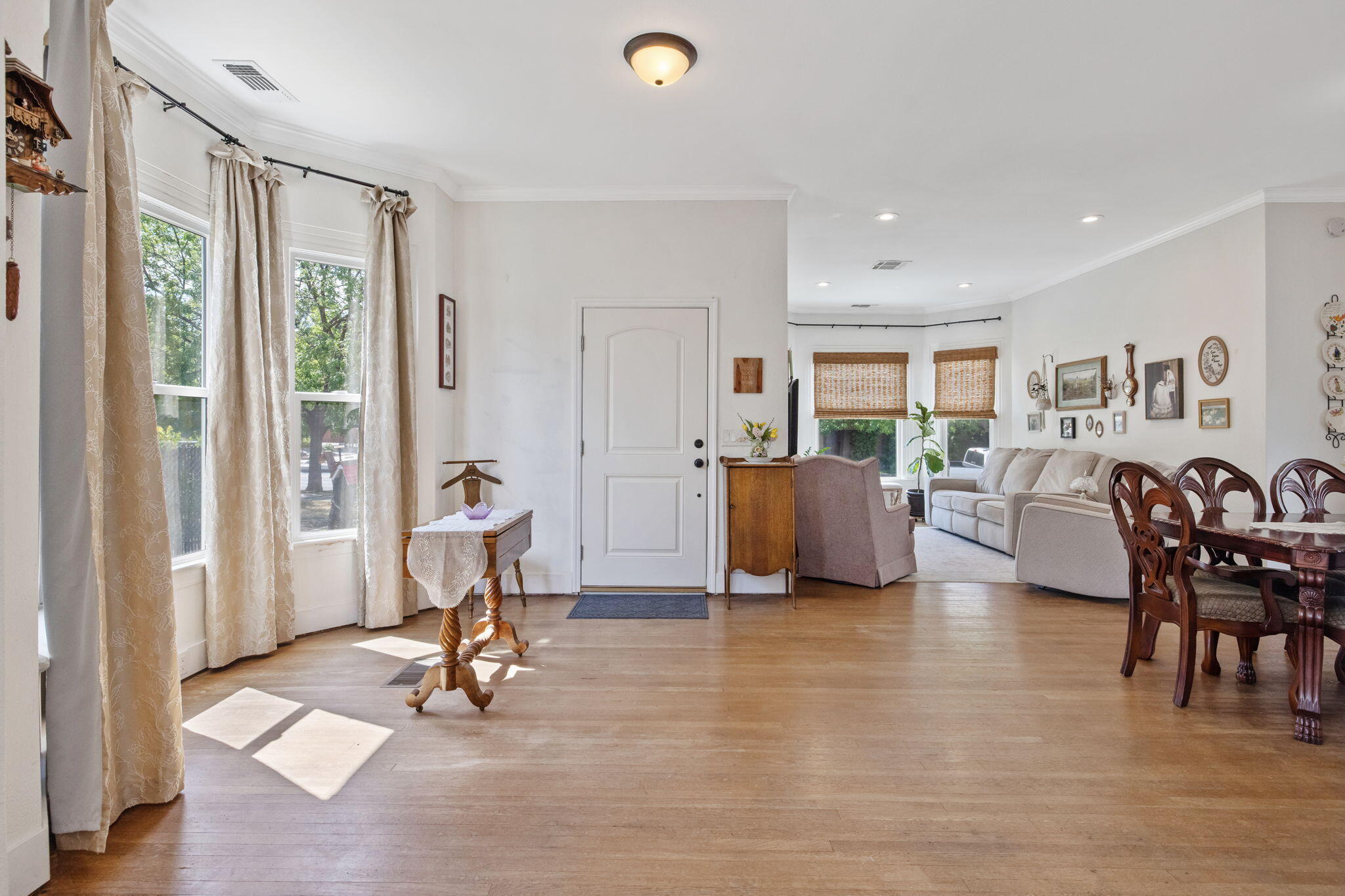 124 W Florinda St, Hanford, CA 93230