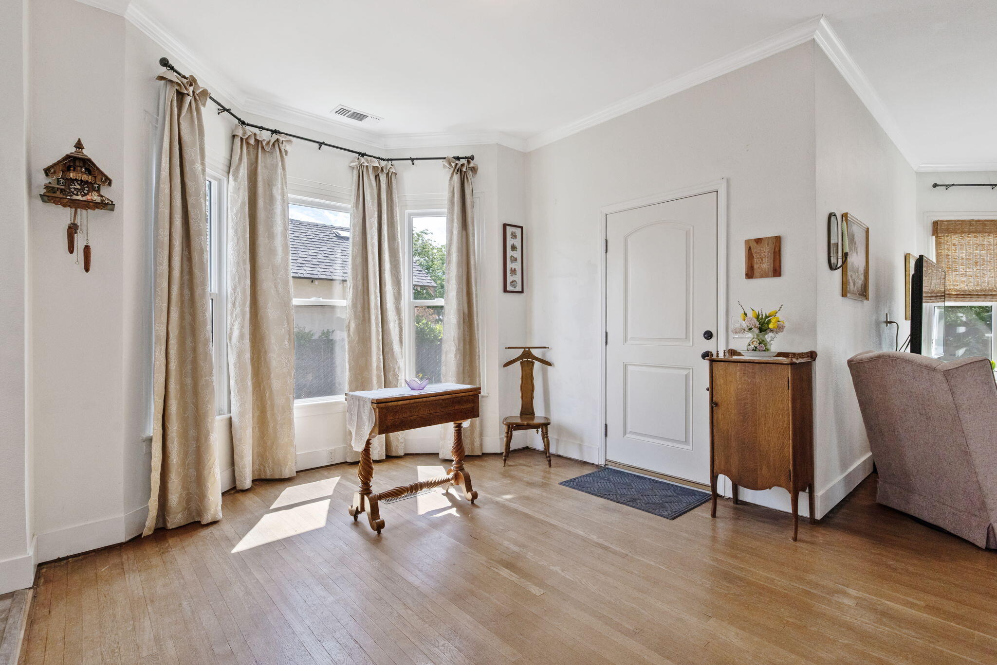 124 W Florinda St, Hanford, CA 93230