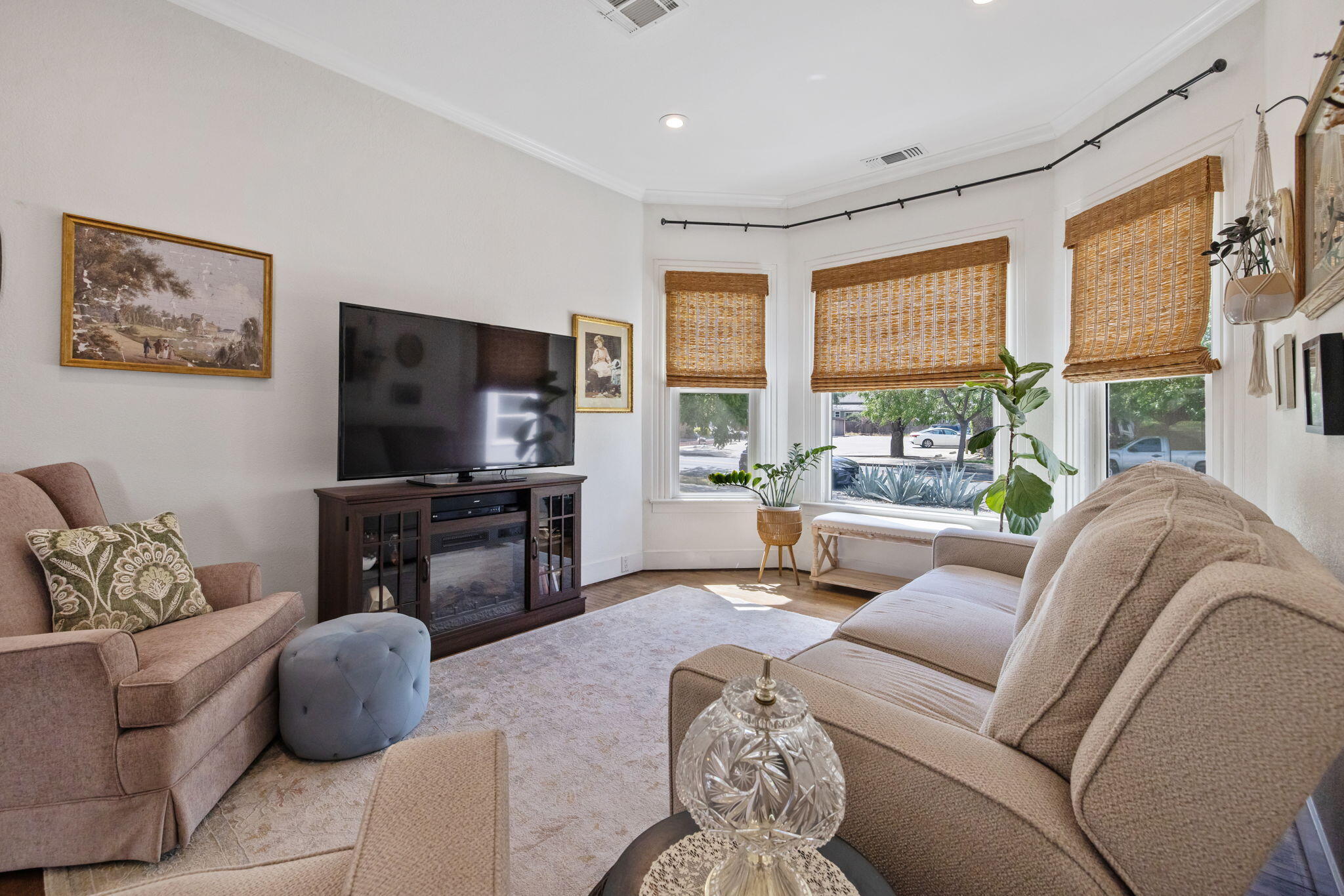 124 W Florinda St, Hanford, CA 93230