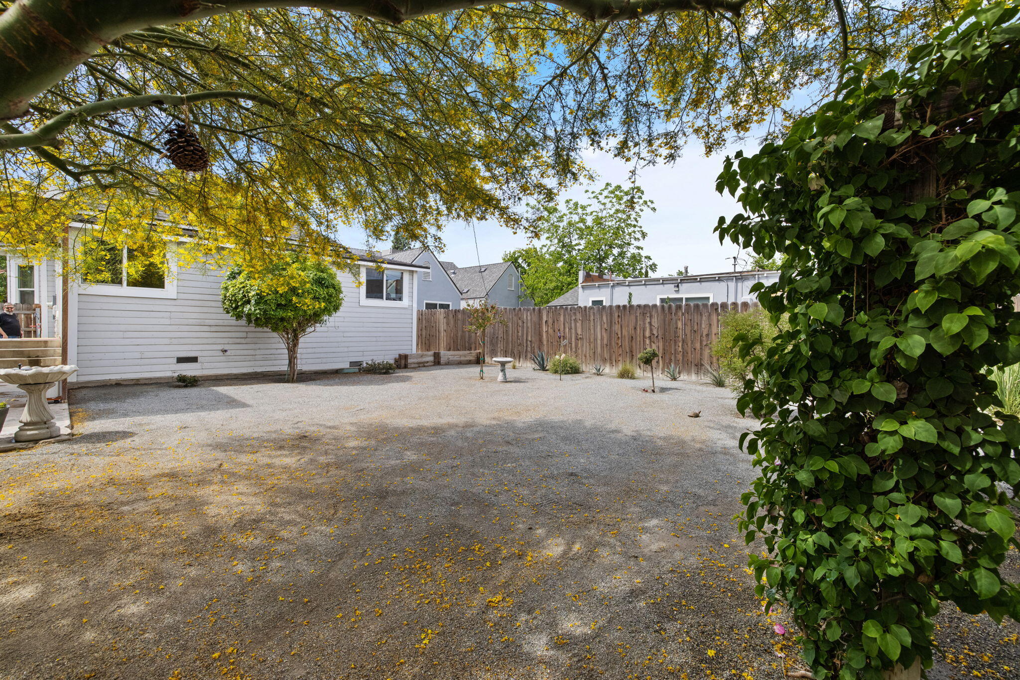 124 W Florinda St, Hanford, CA 93230