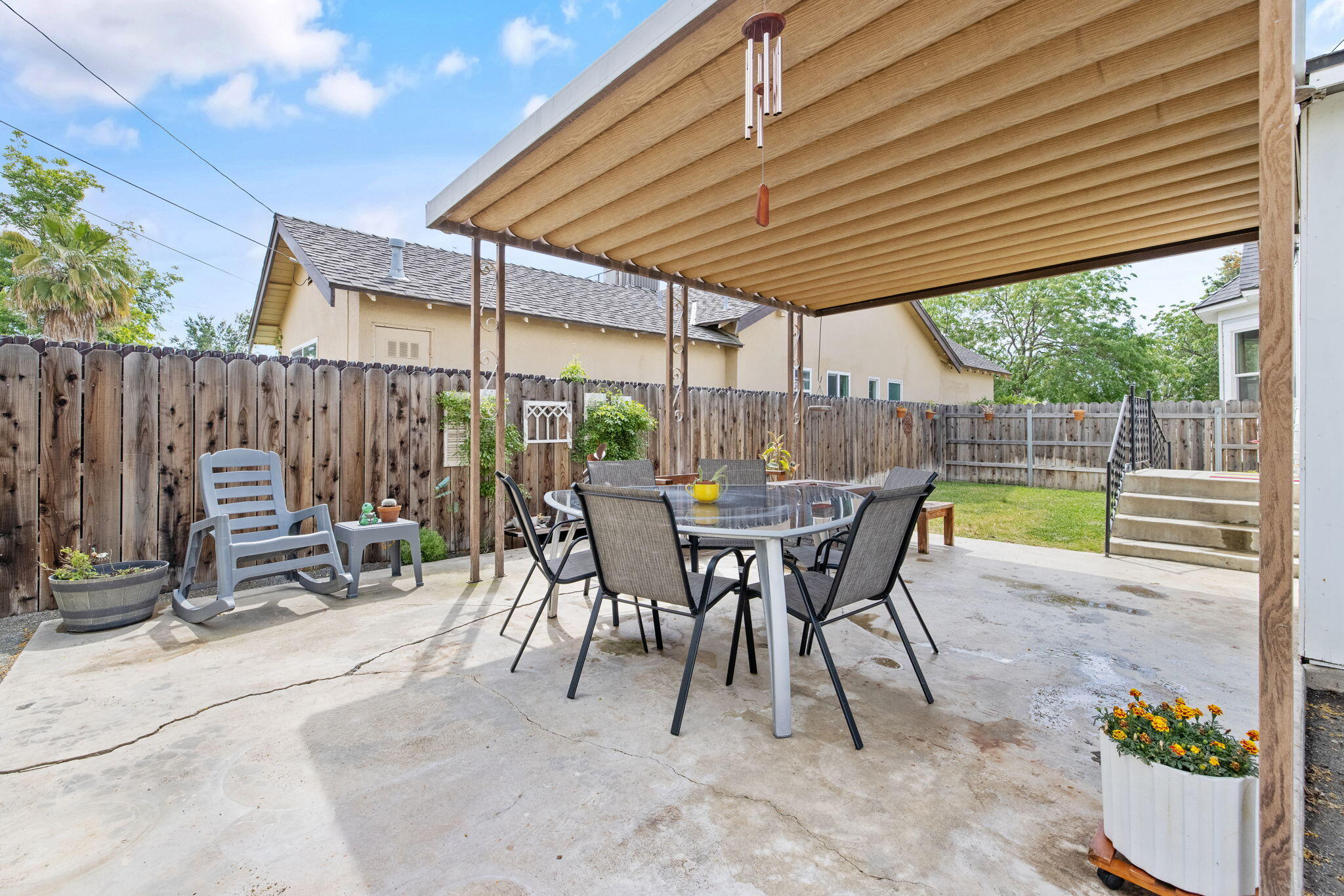 124 W Florinda St, Hanford, CA 93230