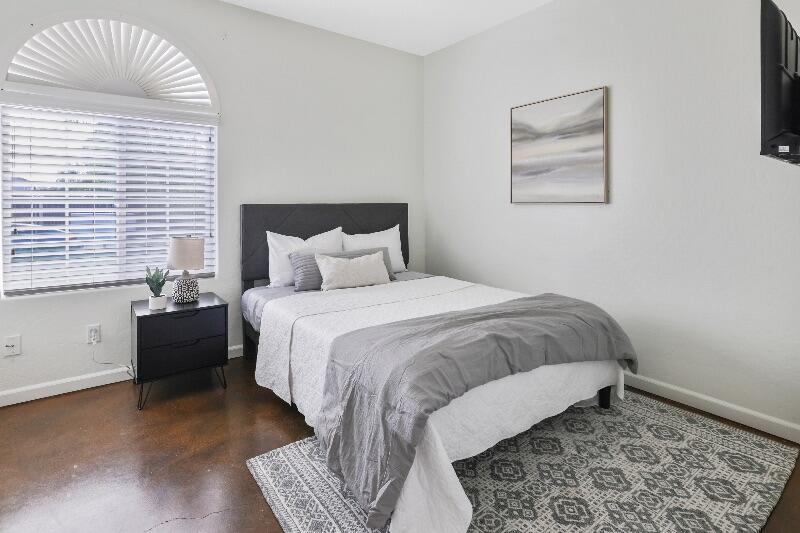 1439 N Mendonca St, Visalia, CA 93291