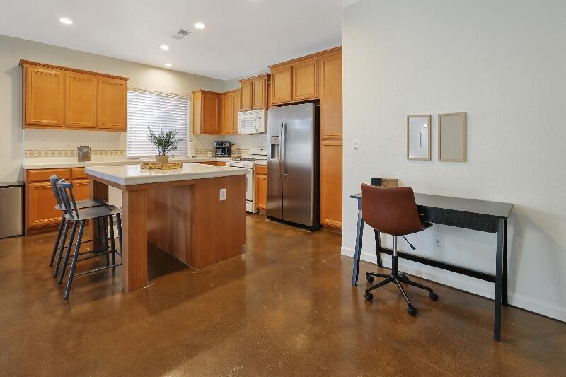 1439 N Mendonca St, Visalia, CA 93291