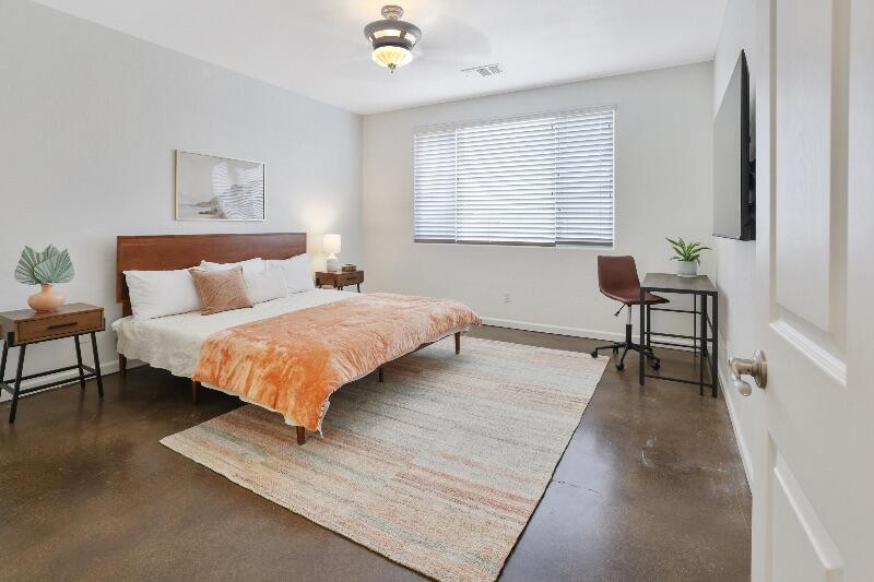 1439 N Mendonca St, Visalia, CA 93291