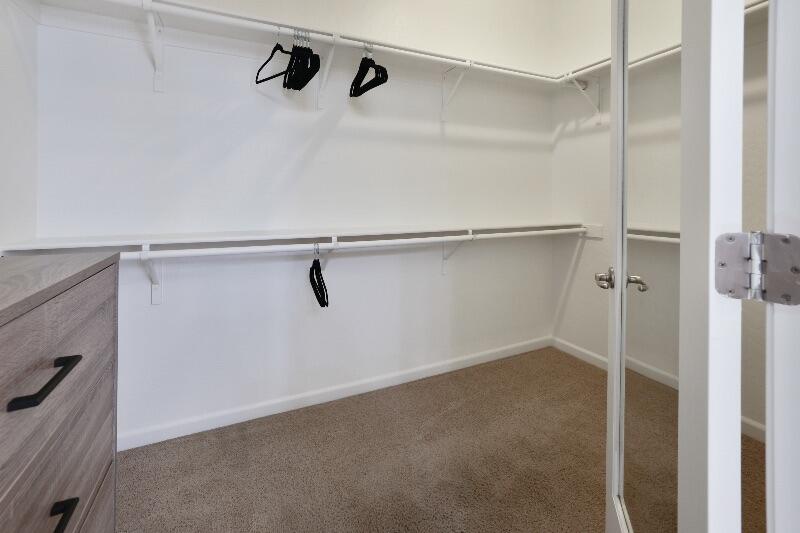 1439 N Mendonca St, Visalia, CA 93291