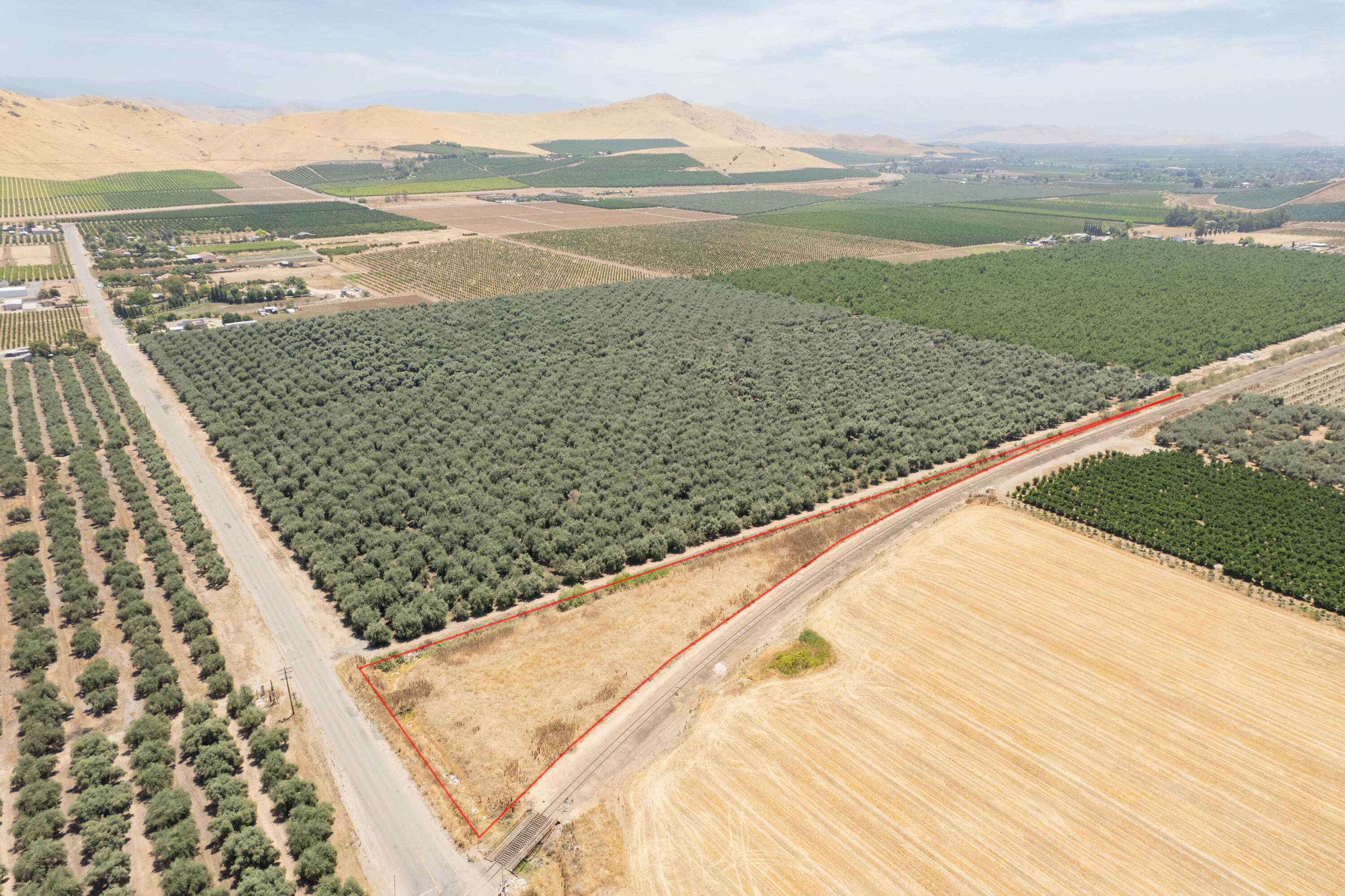 00 Ave 250, Lindsay, CA 93247