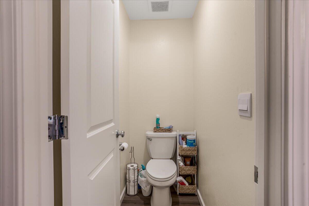 1048 Stonebridge Ave, Tulare, CA 93274