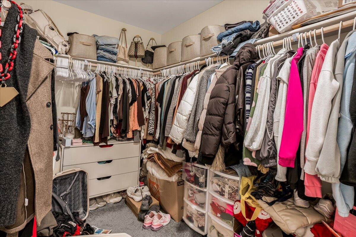 1048 Stonebridge Ave, Tulare, CA 93274