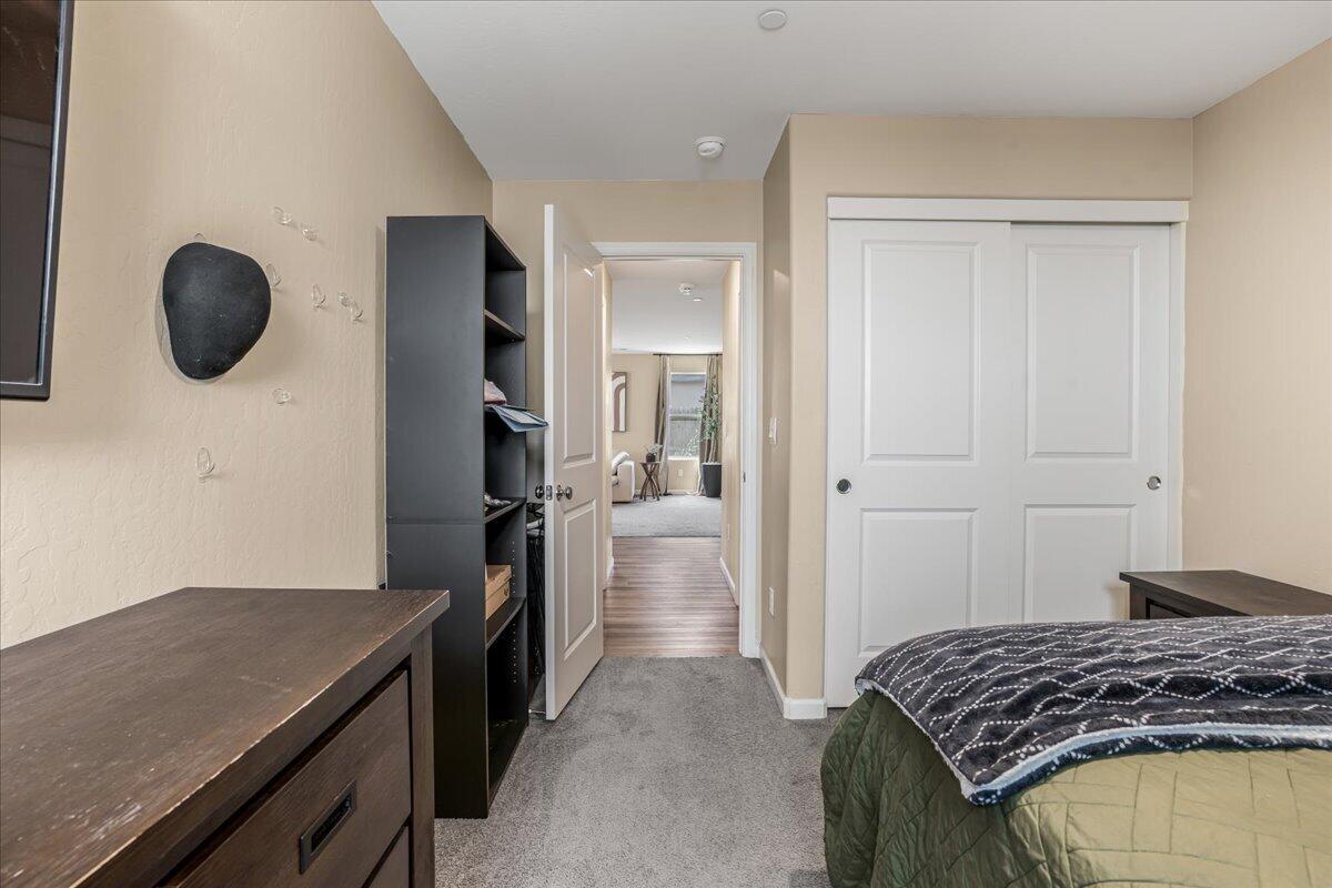 1048 Stonebridge Ave, Tulare, CA 93274