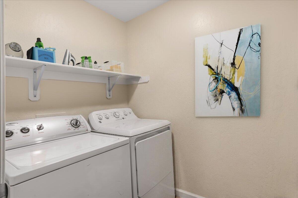 1048 Stonebridge Ave, Tulare, CA 93274