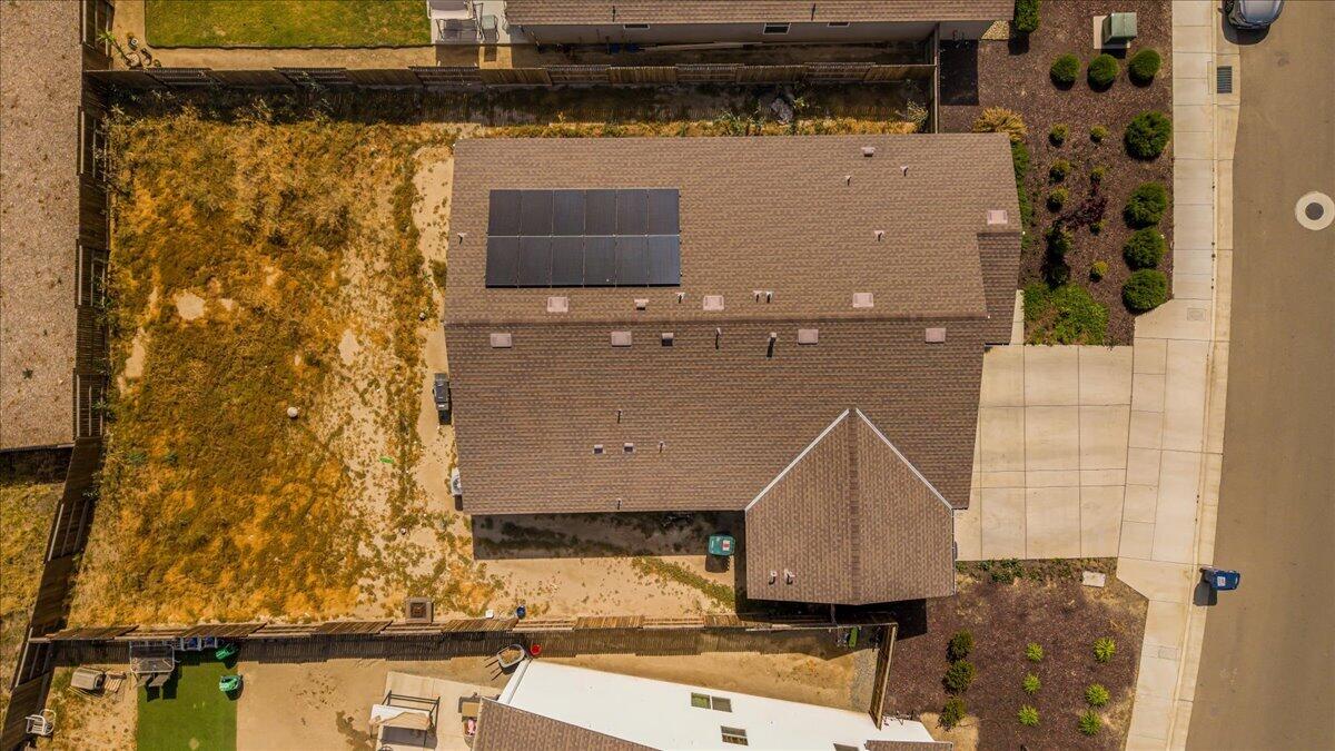 1048 Stonebridge Ave, Tulare, CA 93274