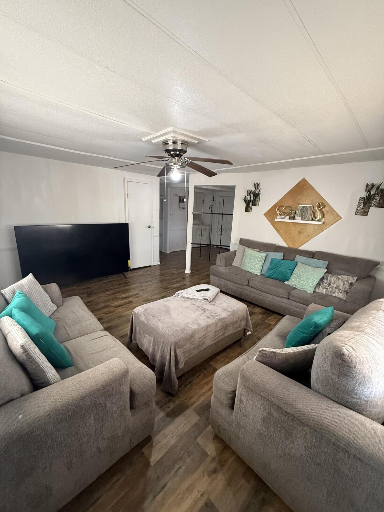 852 E Grangeville Blvd #46, Hanford, CA 93230