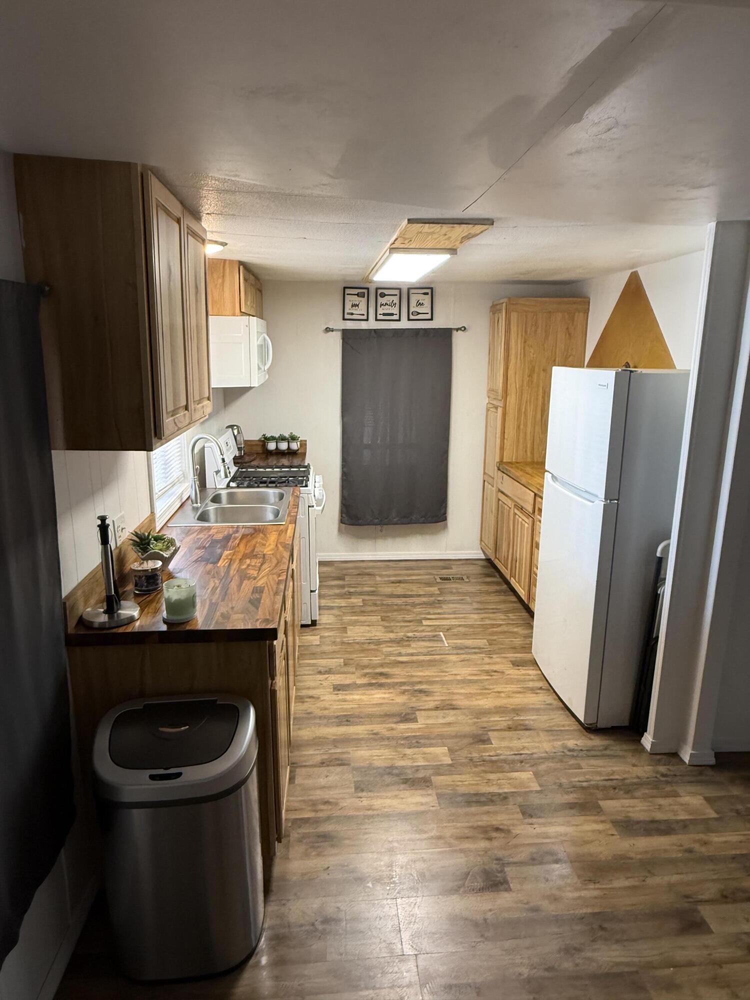 852 E Grangeville Blvd #46, Hanford, CA 93230