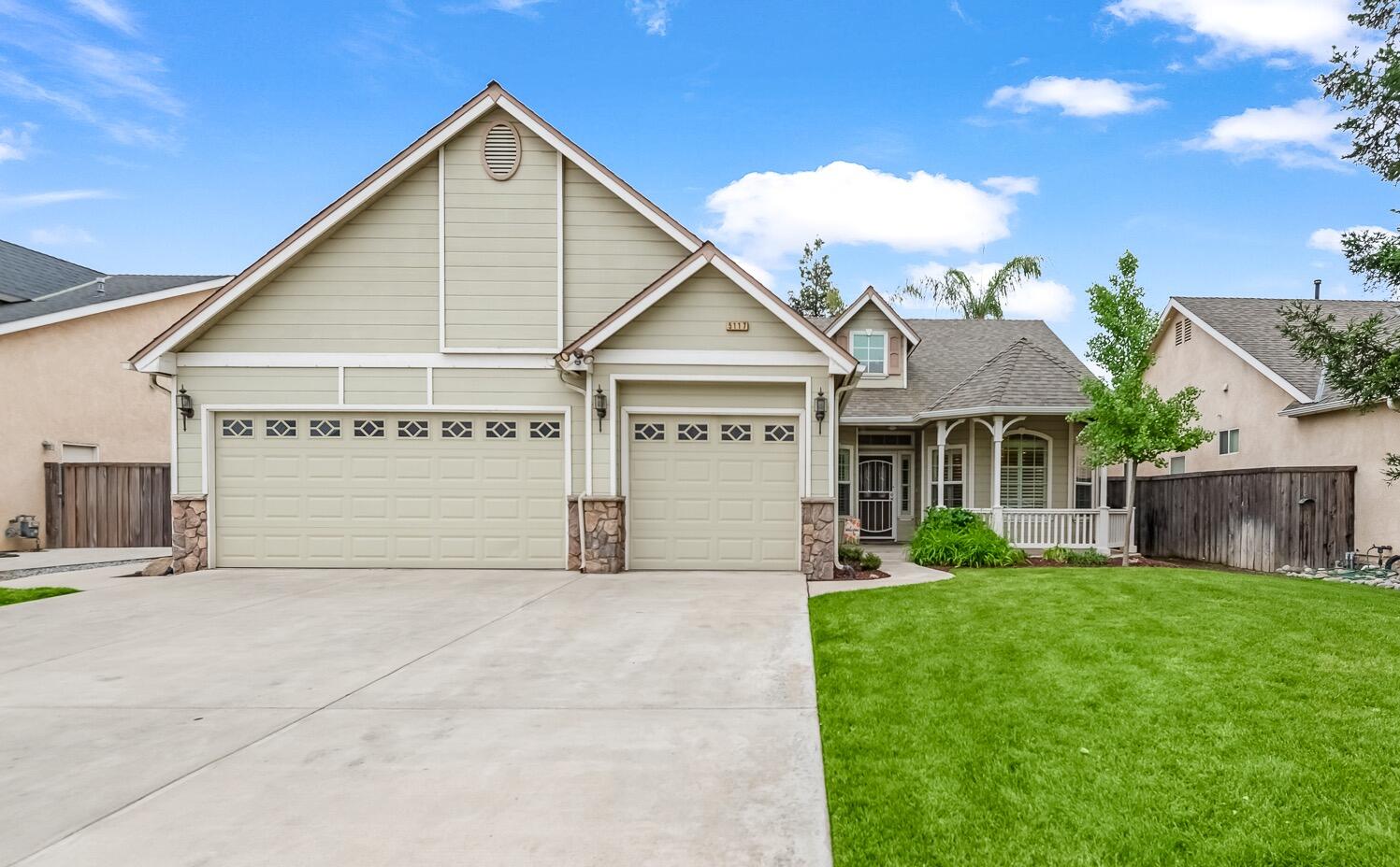 5117 W Oriole Ave, Visalia, CA 93291