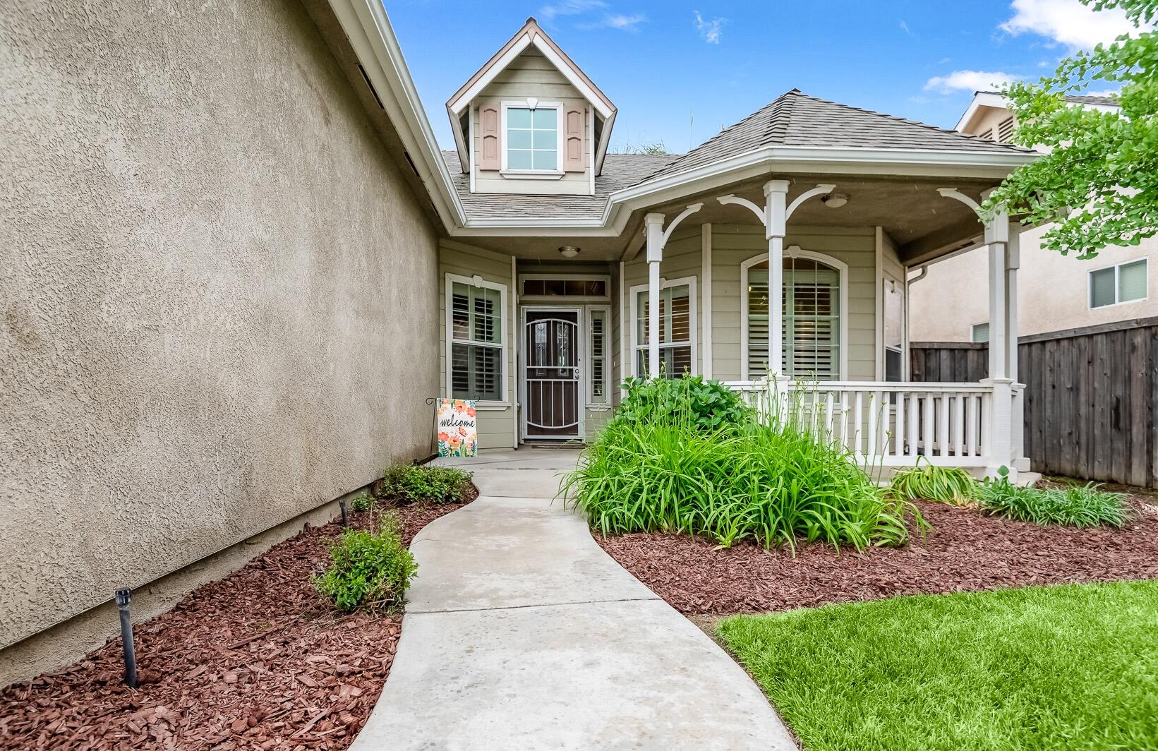 5117 W Oriole Ave, Visalia, CA 93291