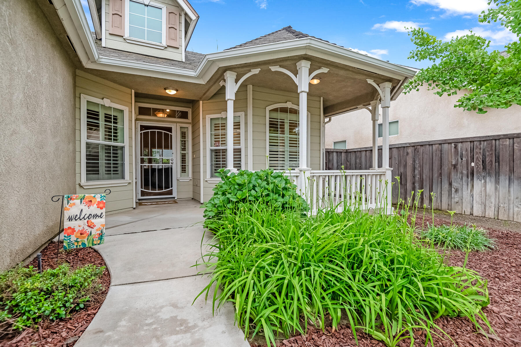 5117 W Oriole Ave, Visalia, CA 93291