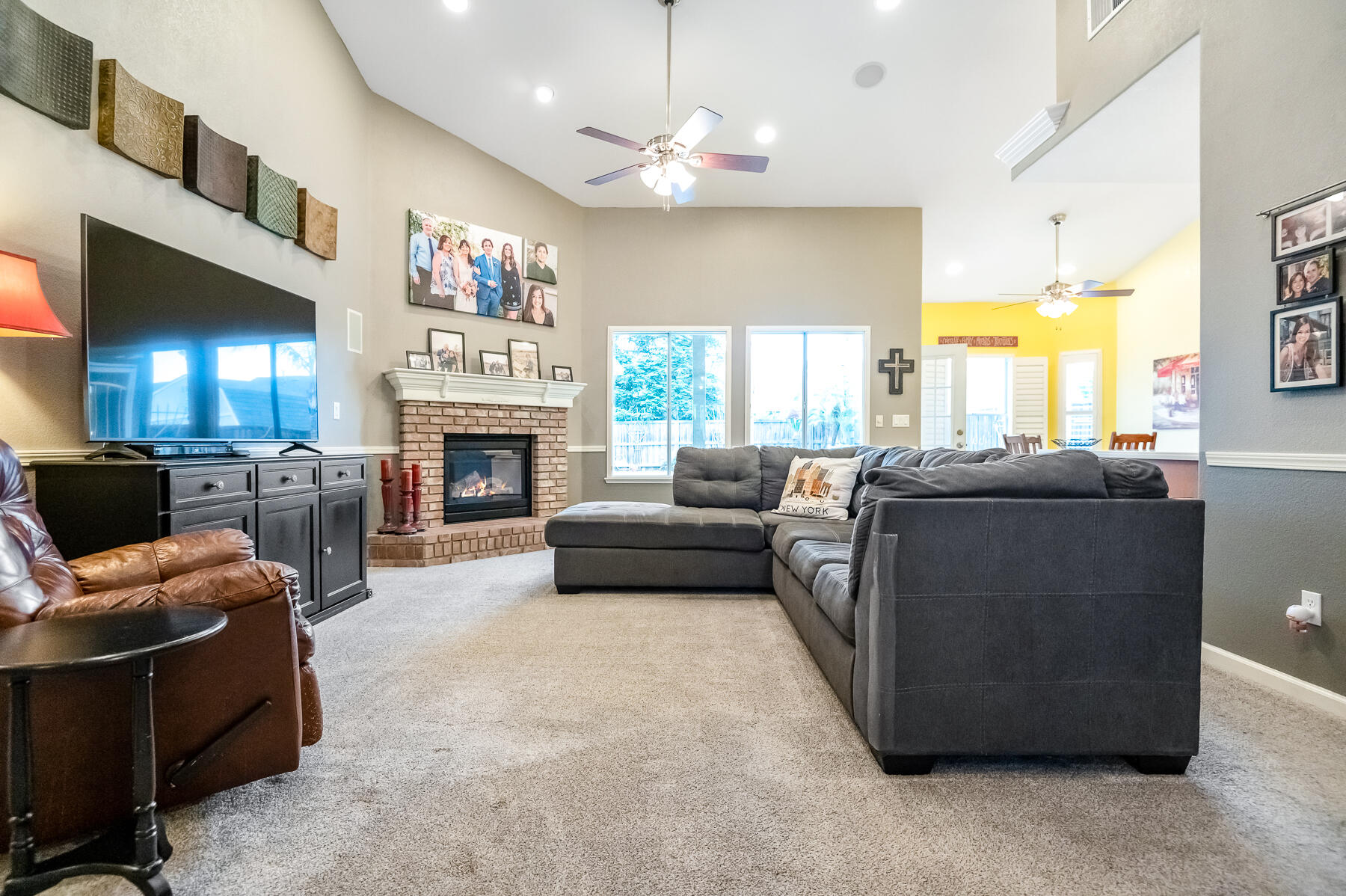 5117 W Oriole Ave, Visalia, CA 93291