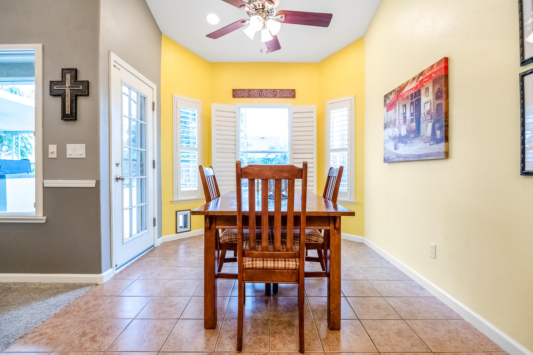 5117 W Oriole Ave, Visalia, CA 93291