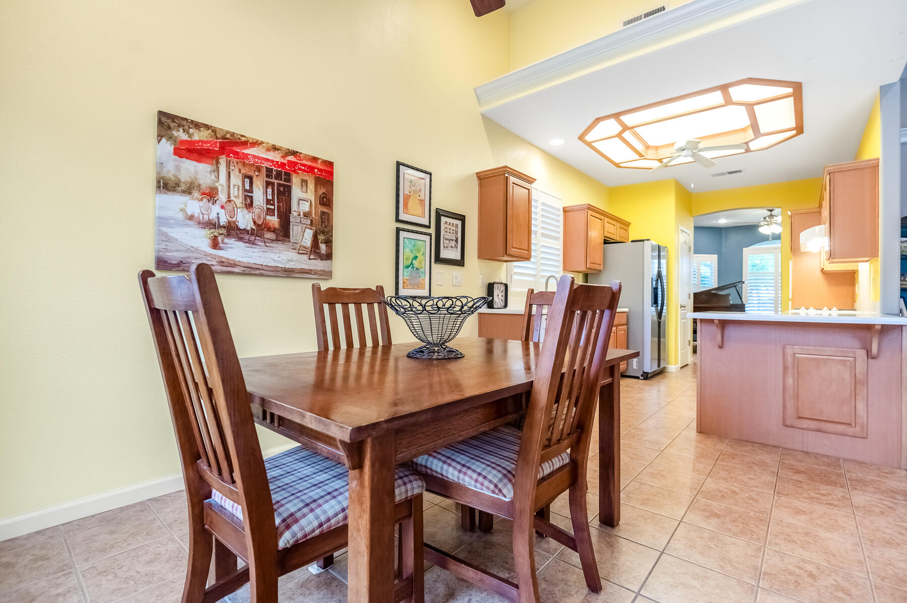 5117 W Oriole Ave, Visalia, CA 93291