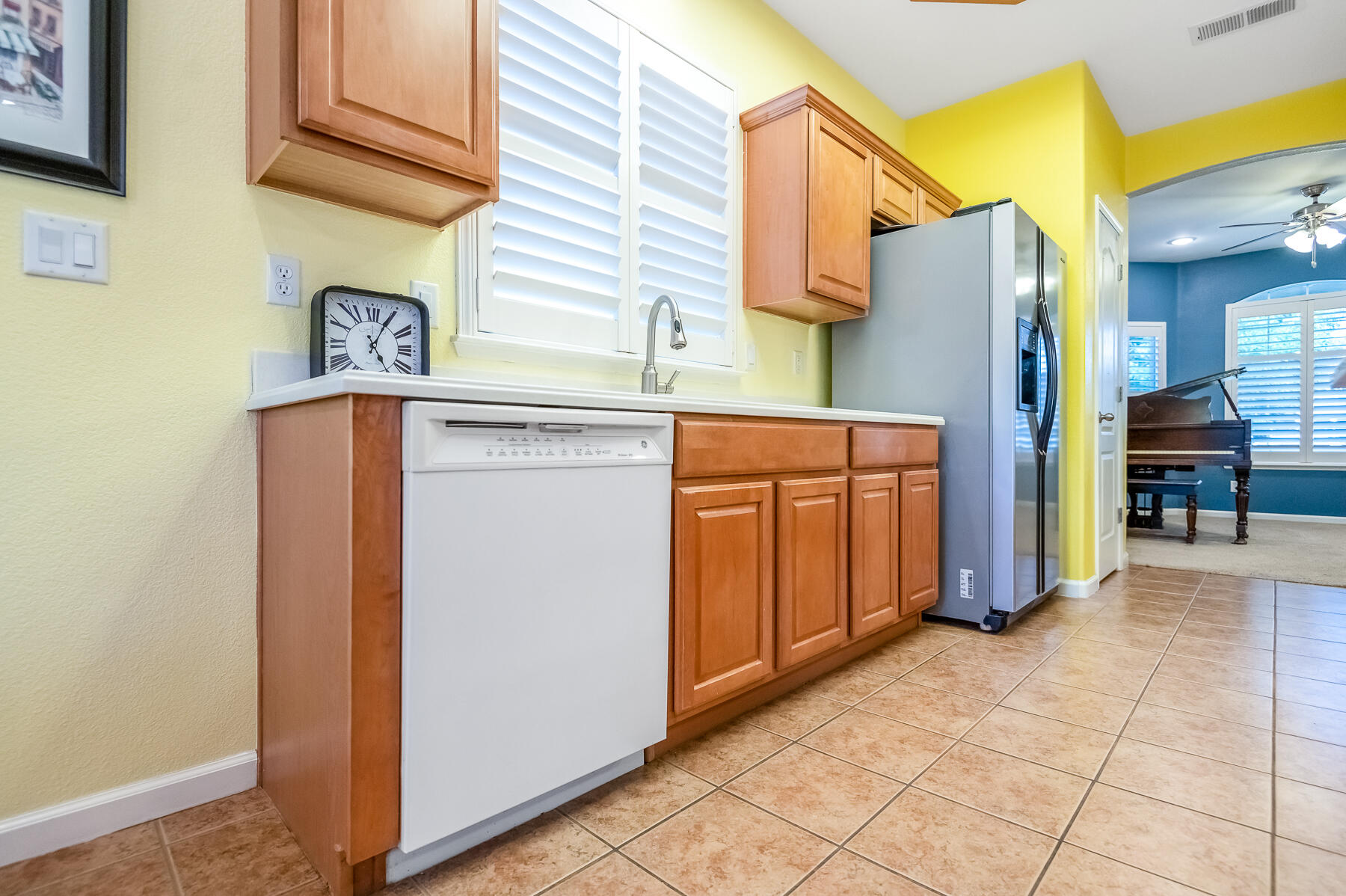 5117 W Oriole Ave, Visalia, CA 93291