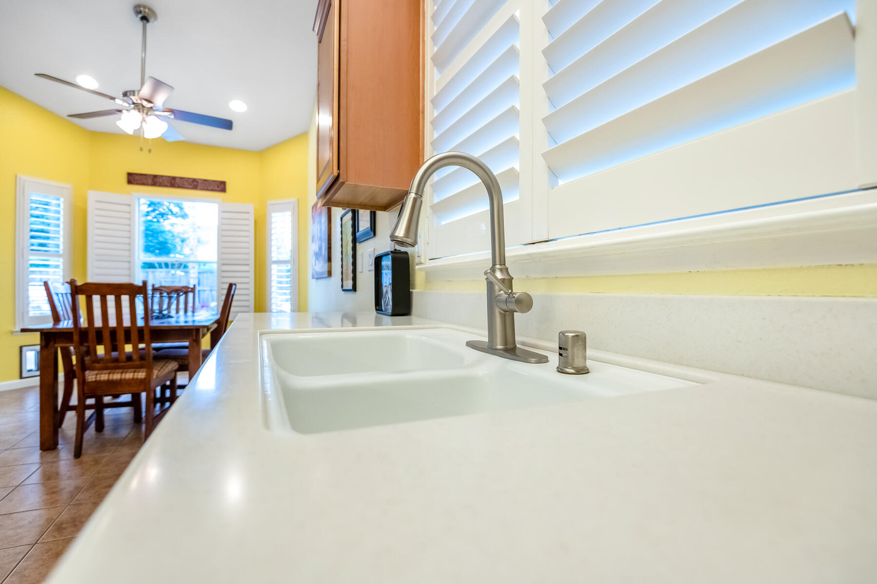 5117 W Oriole Ave, Visalia, CA 93291